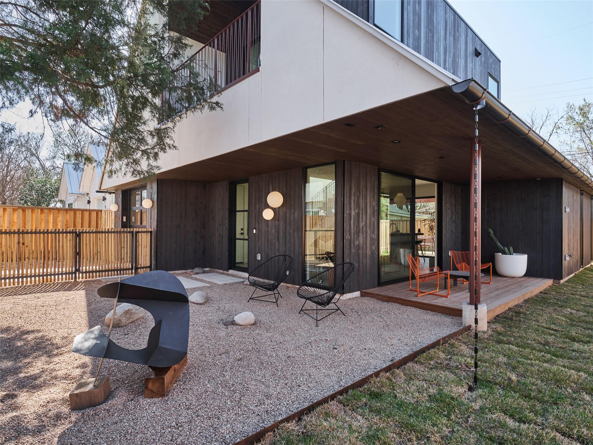 1000 Gullett ST # 2