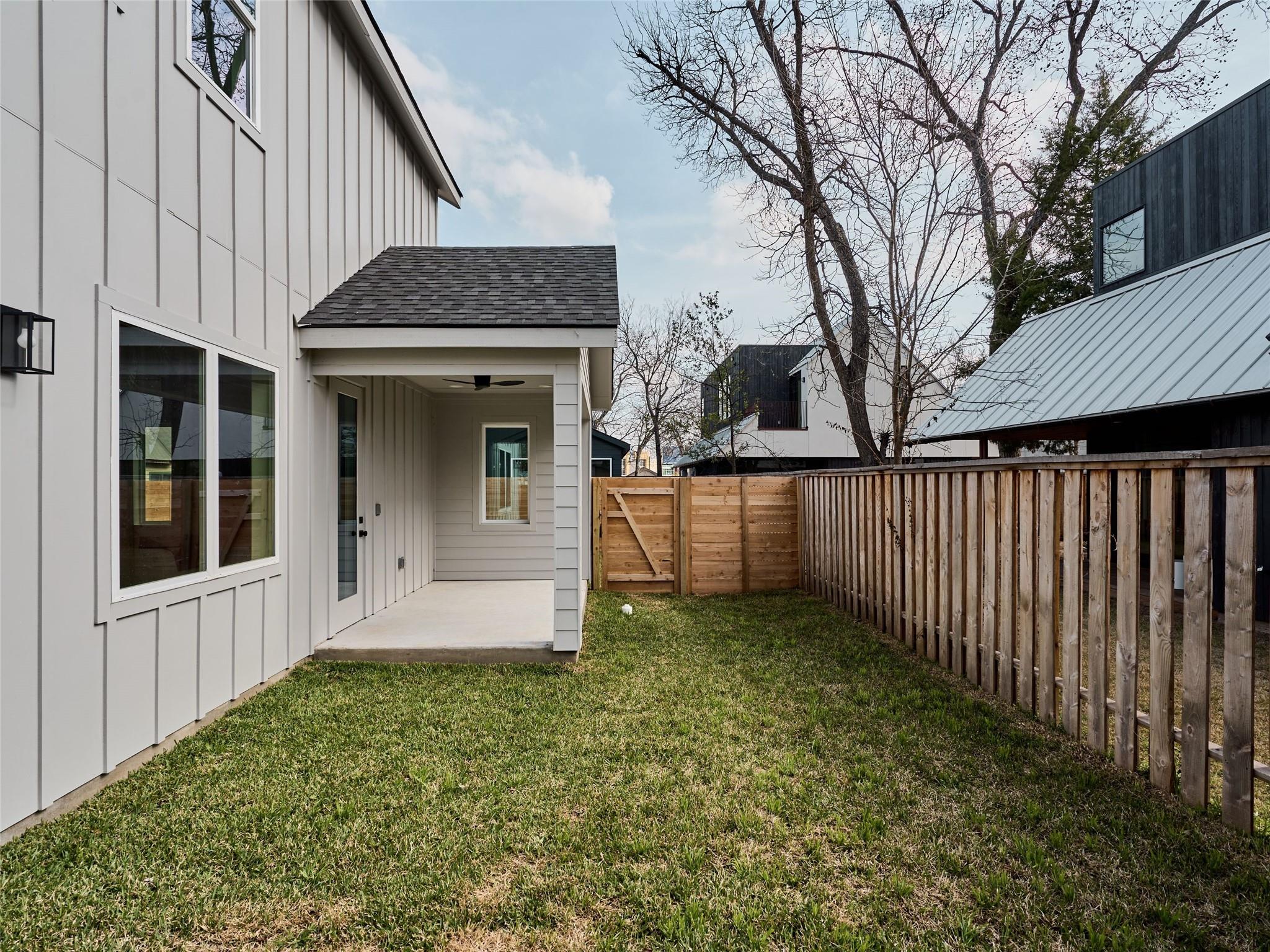 1002 Gullett ST # 2