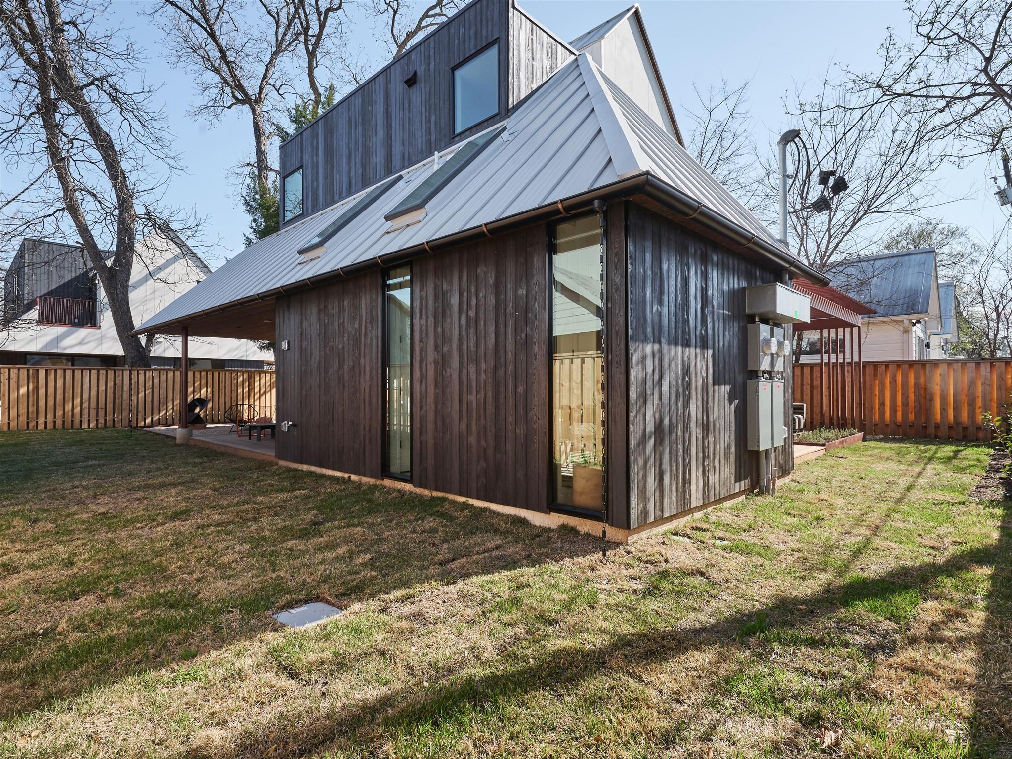 1000 Gullett ST # 2