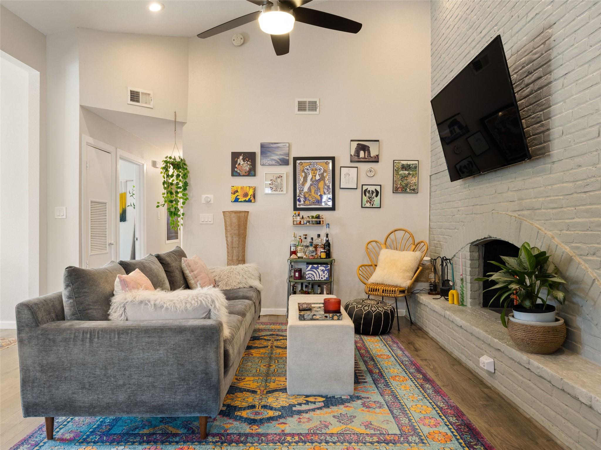 1307 E Saint Johns Ave # B, Austin Unit: B