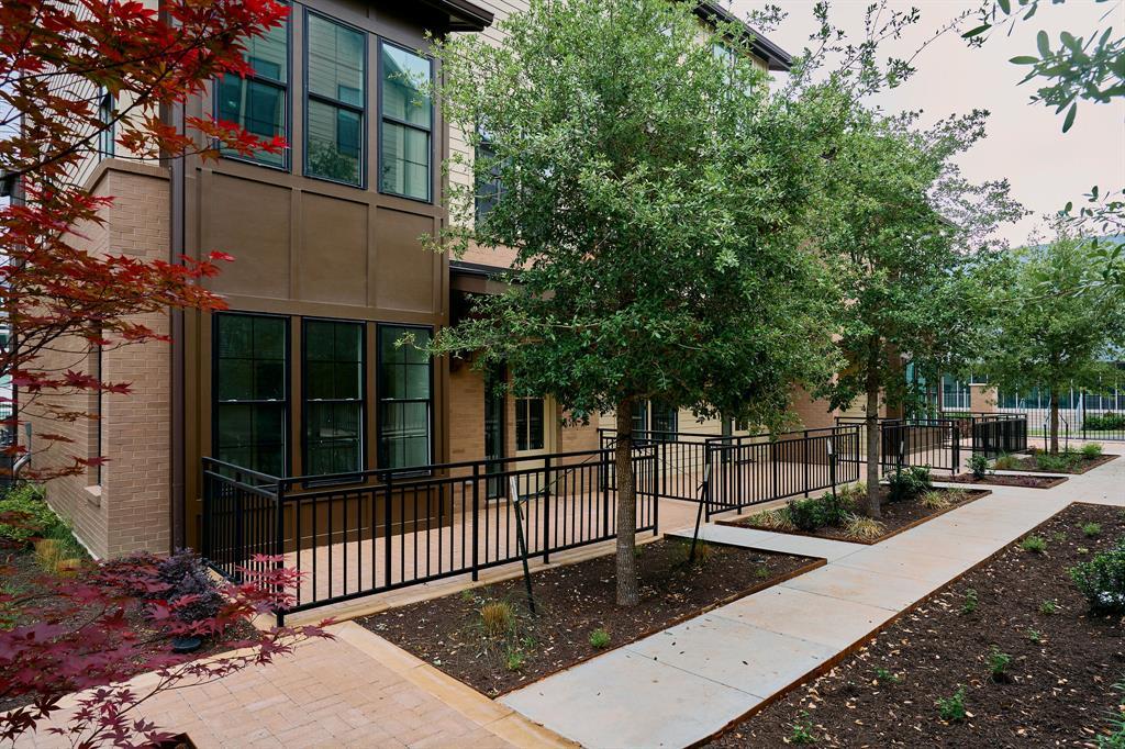 2209 Woodland Ave # 802