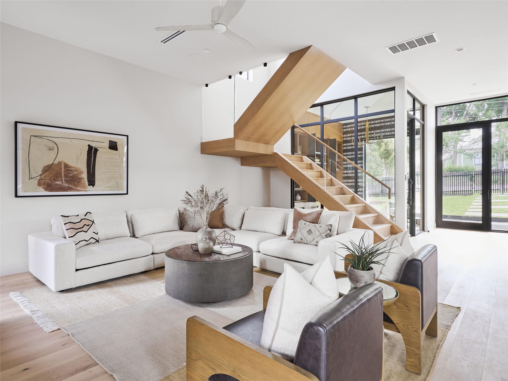 1602 Taylor Gaines ST