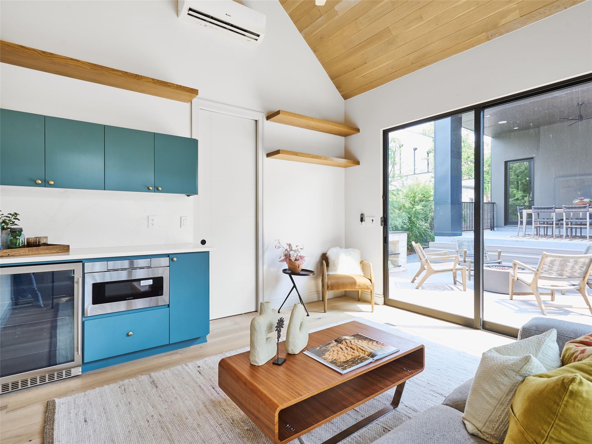 1602 Taylor Gaines ST