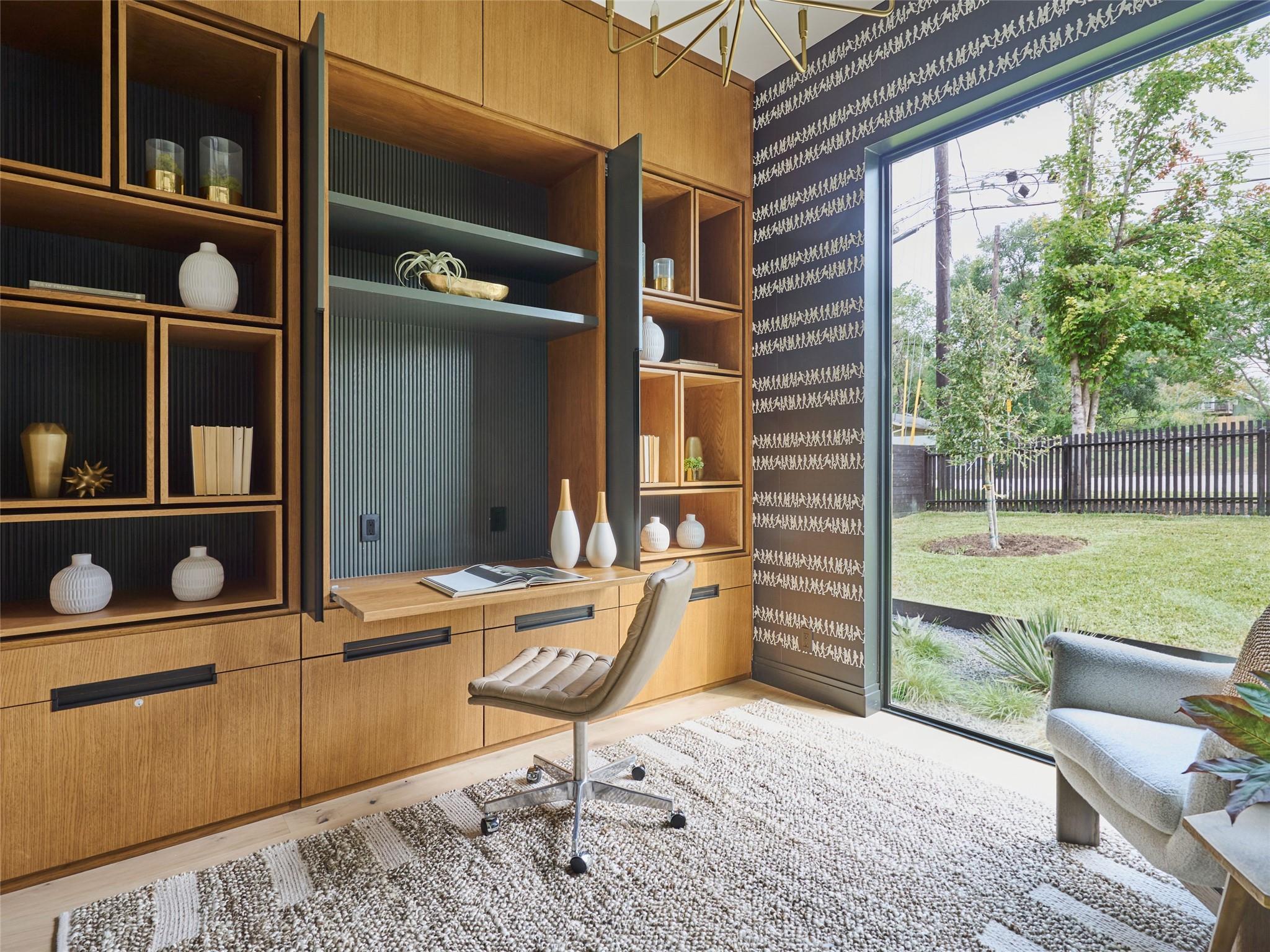 1602 Taylor Gaines ST