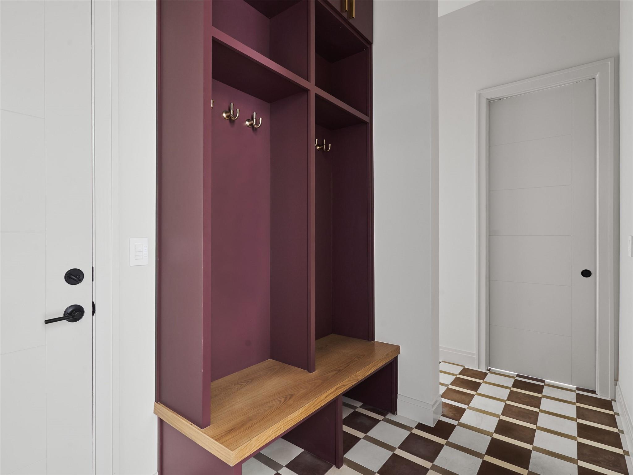 1602 Taylor Gaines ST