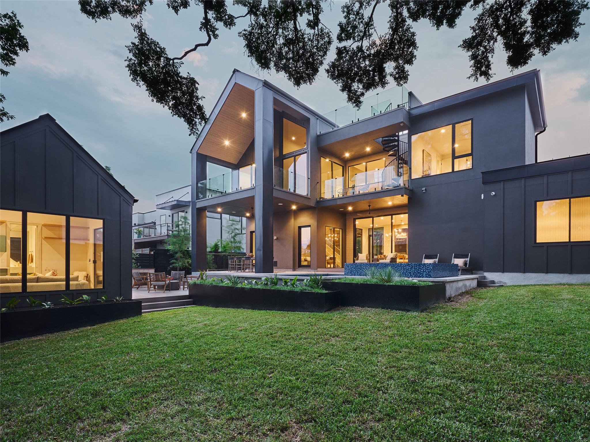 1602 Taylor Gaines ST