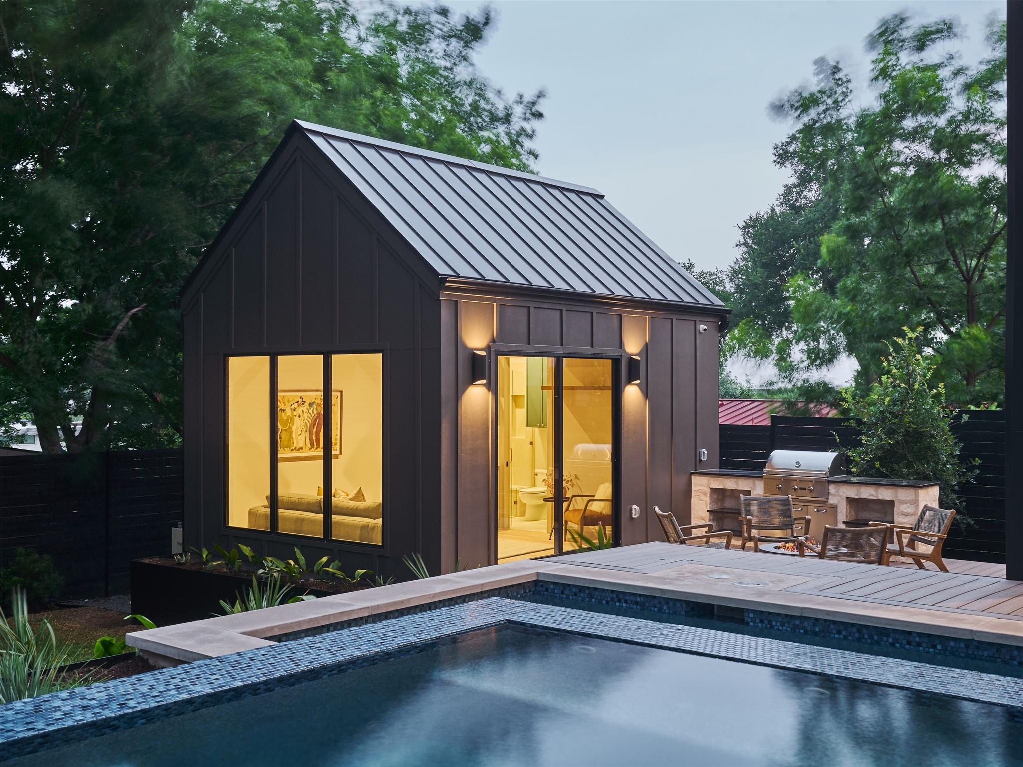 1602 Taylor Gaines ST