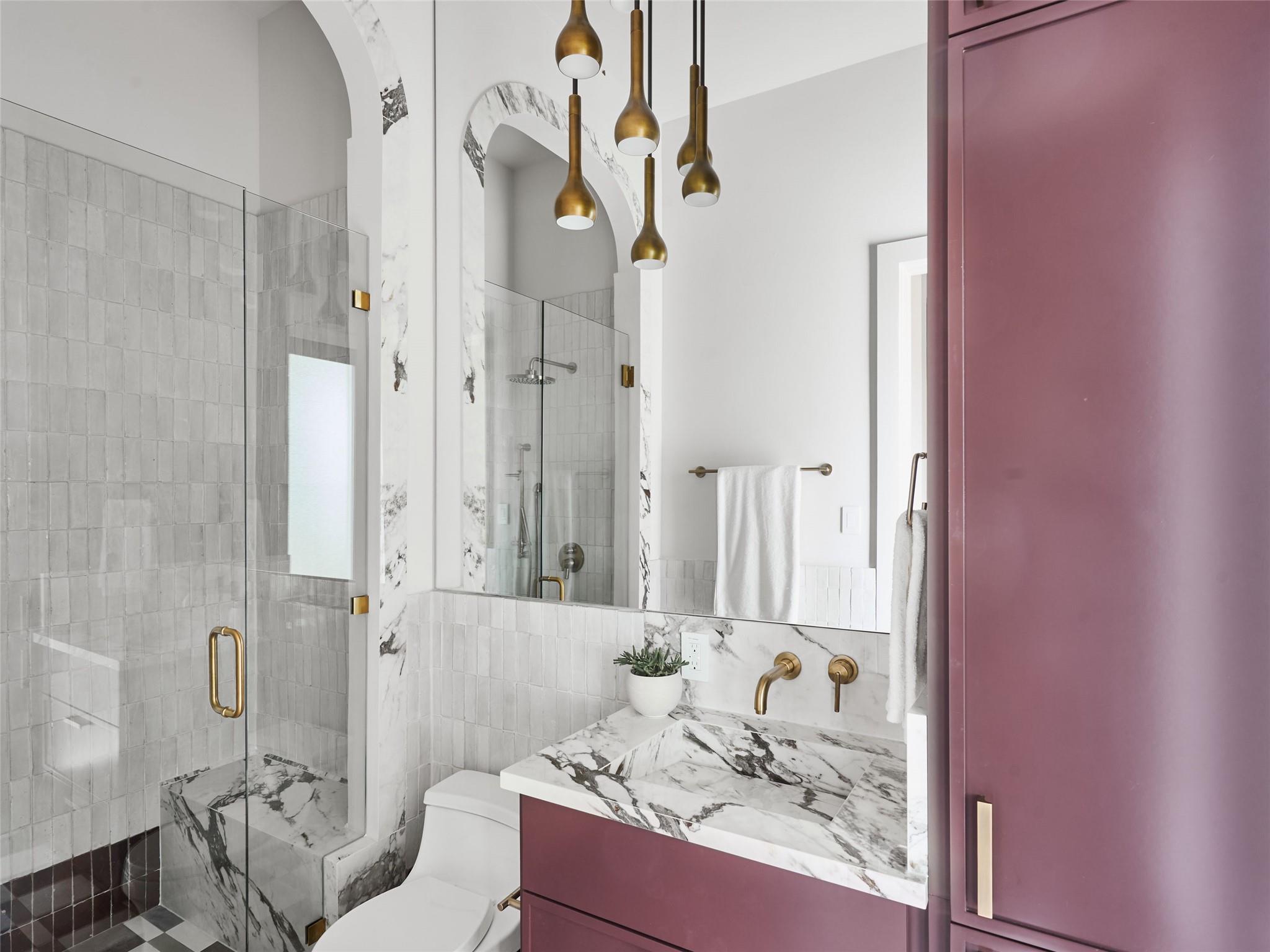 1602 Taylor Gaines ST