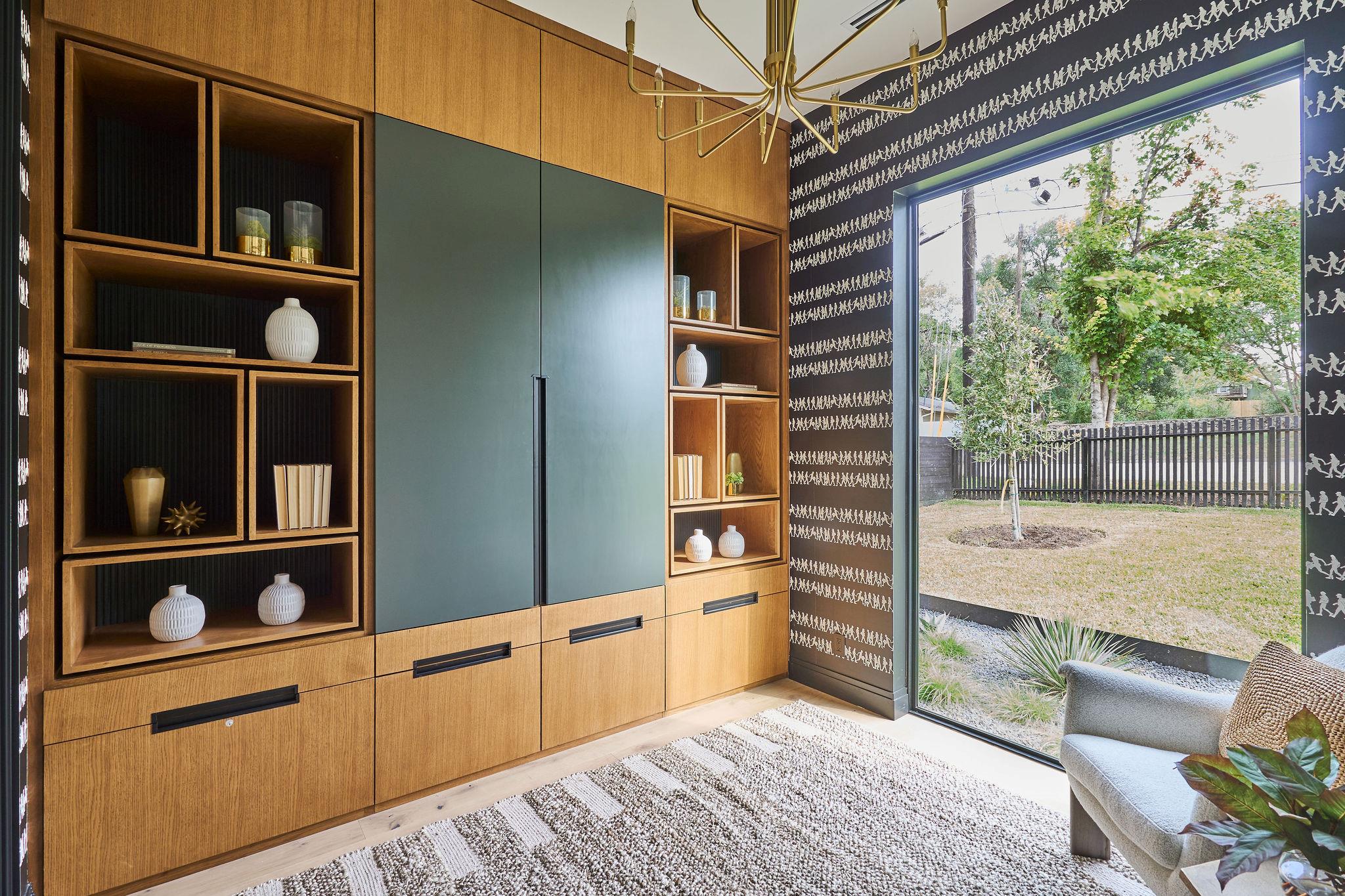 1602 Taylor Gaines ST