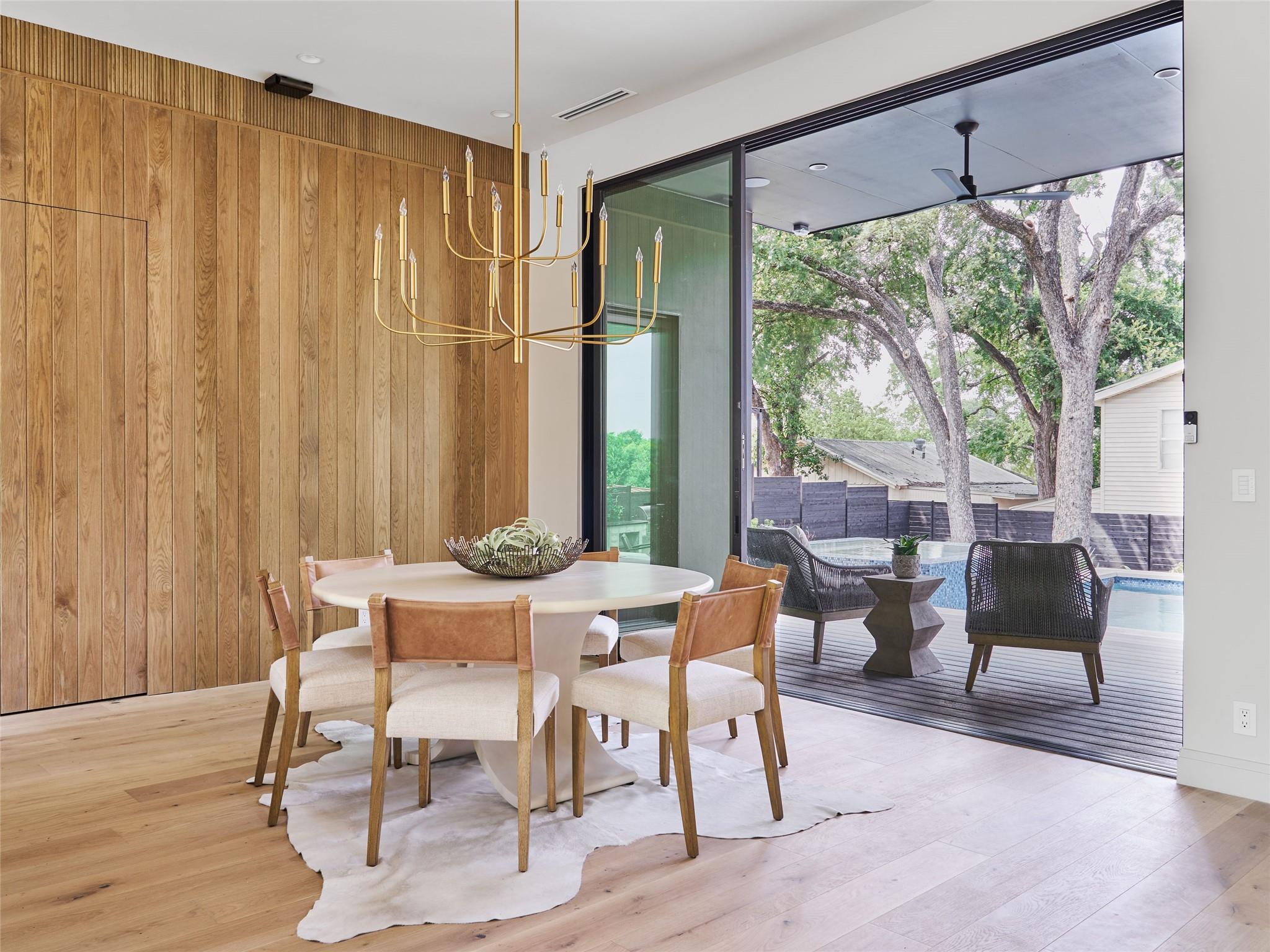 1602 Taylor Gaines ST