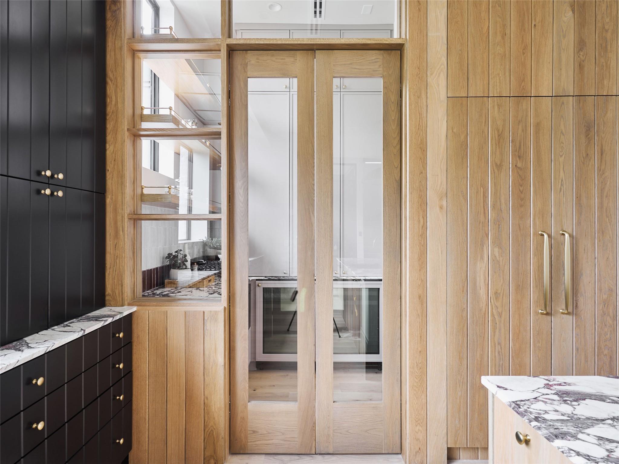 1602 Taylor Gaines ST