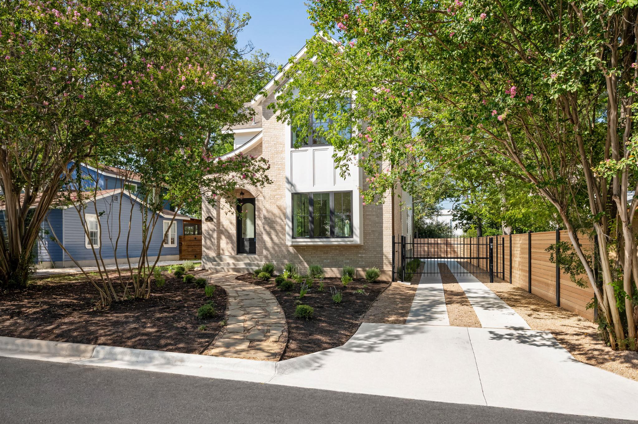 404 W 55th 1/2 ST