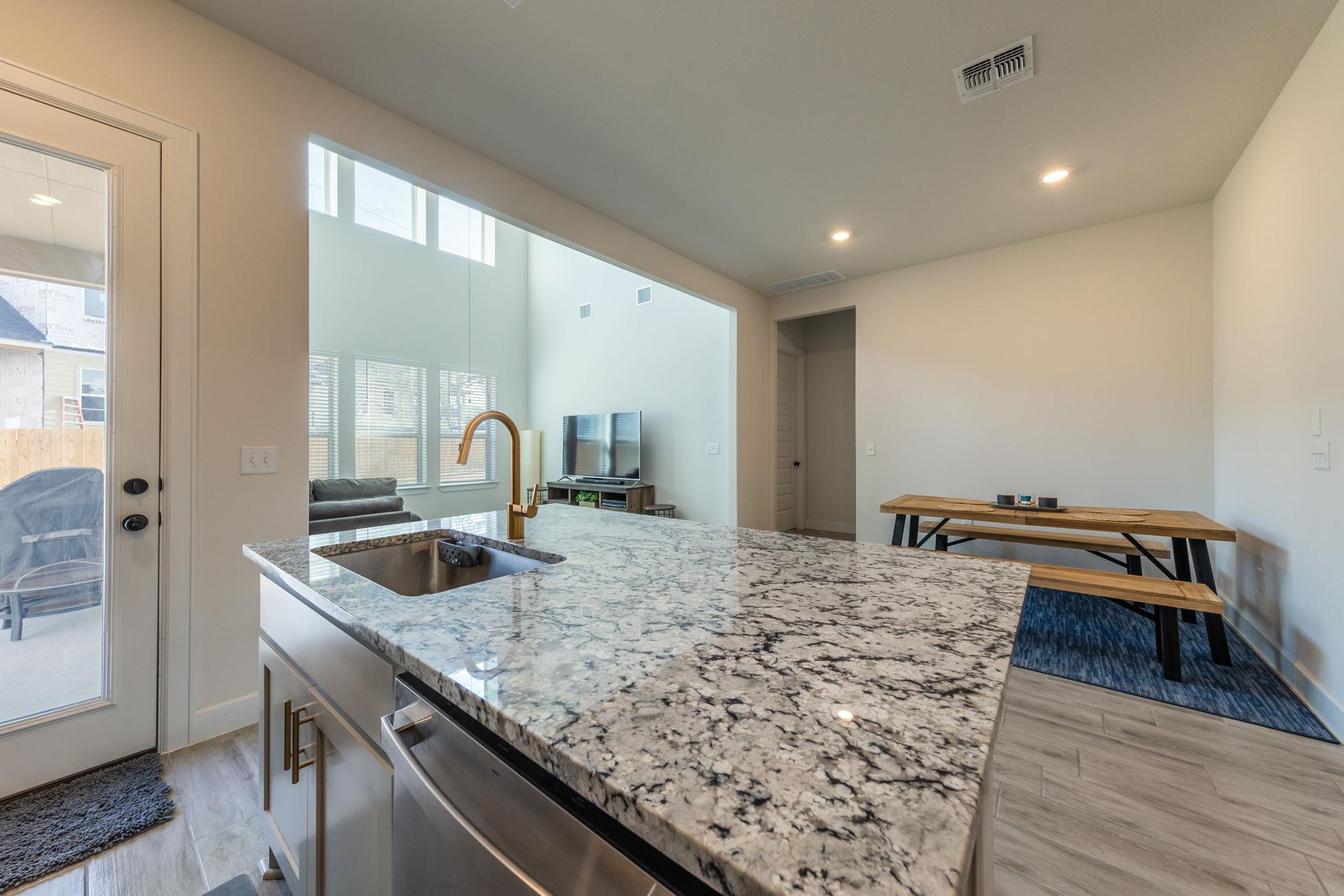 2812 Sebring CIR