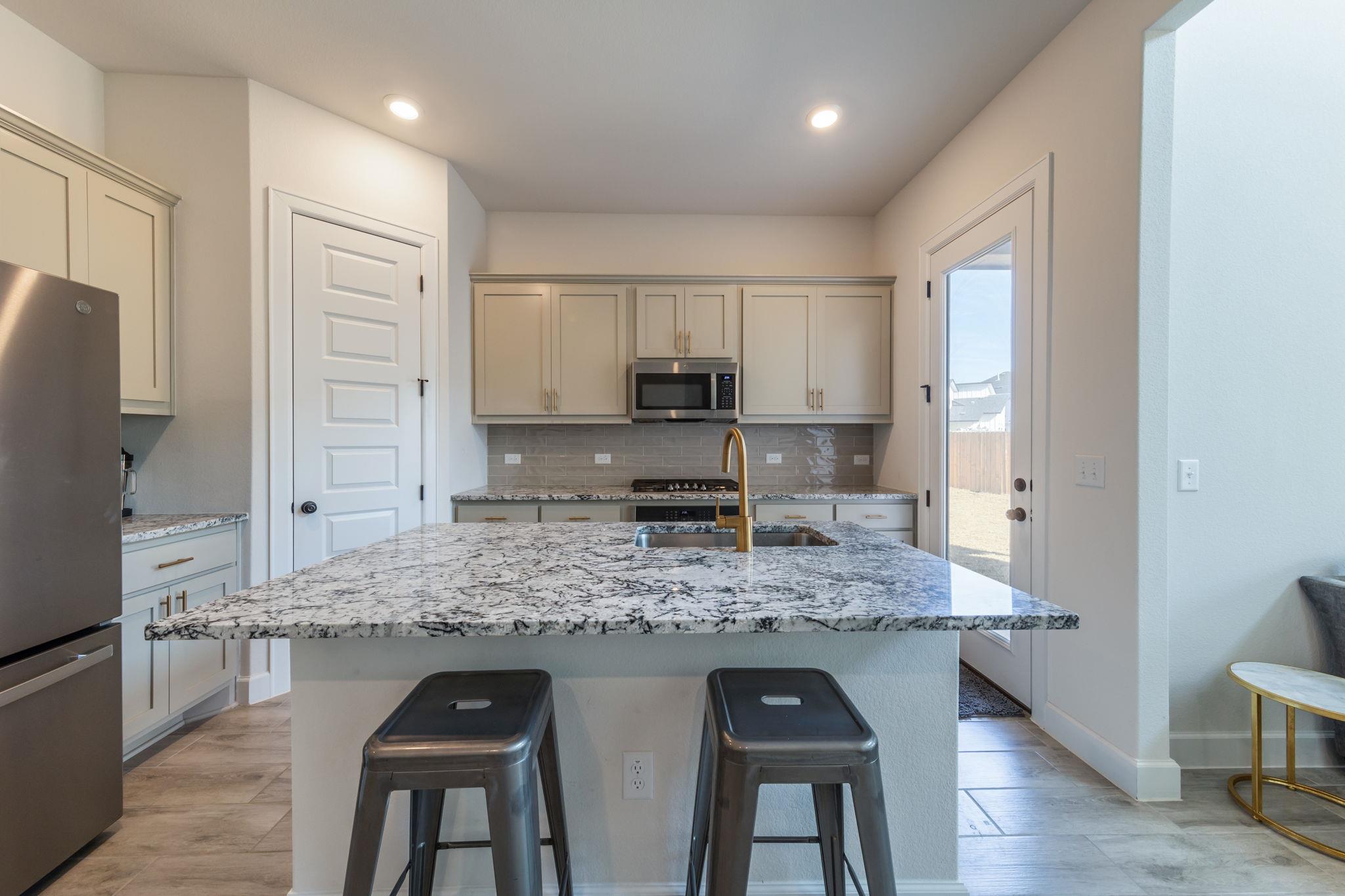 2812 Sebring CIR