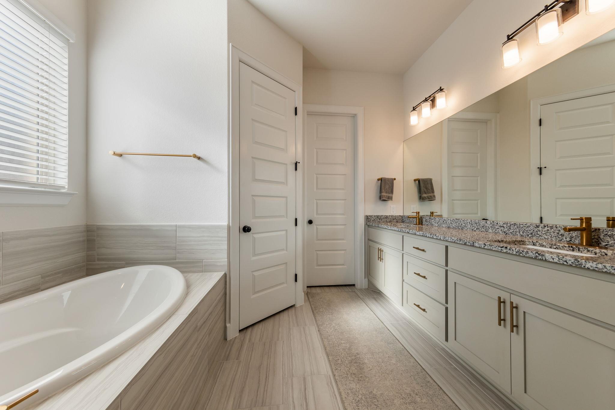 2812 Sebring CIR