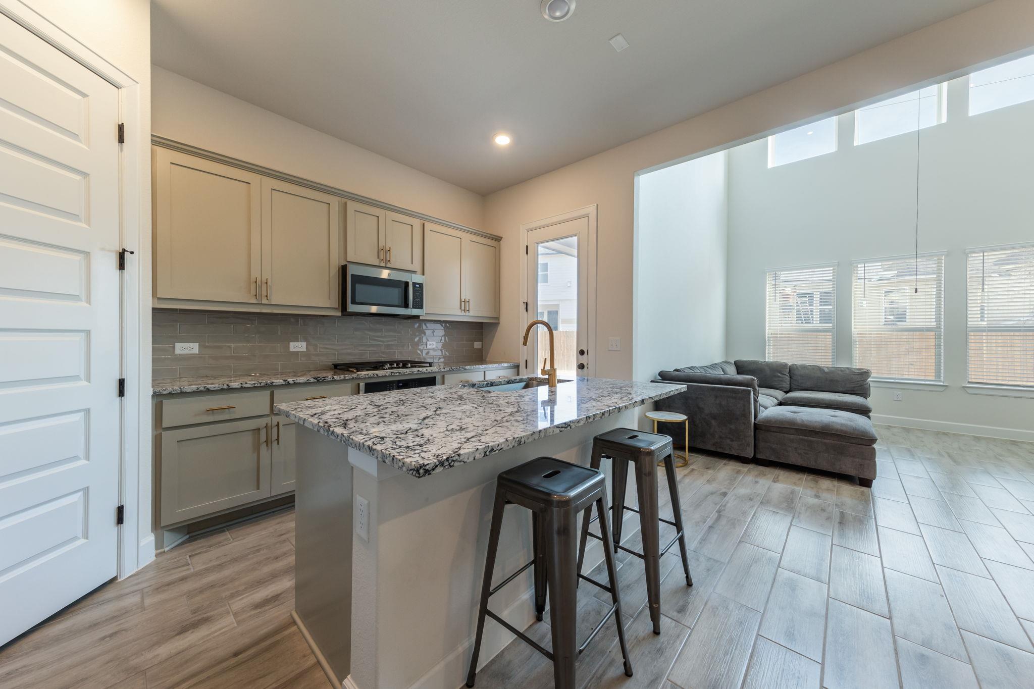 2812 Sebring CIR