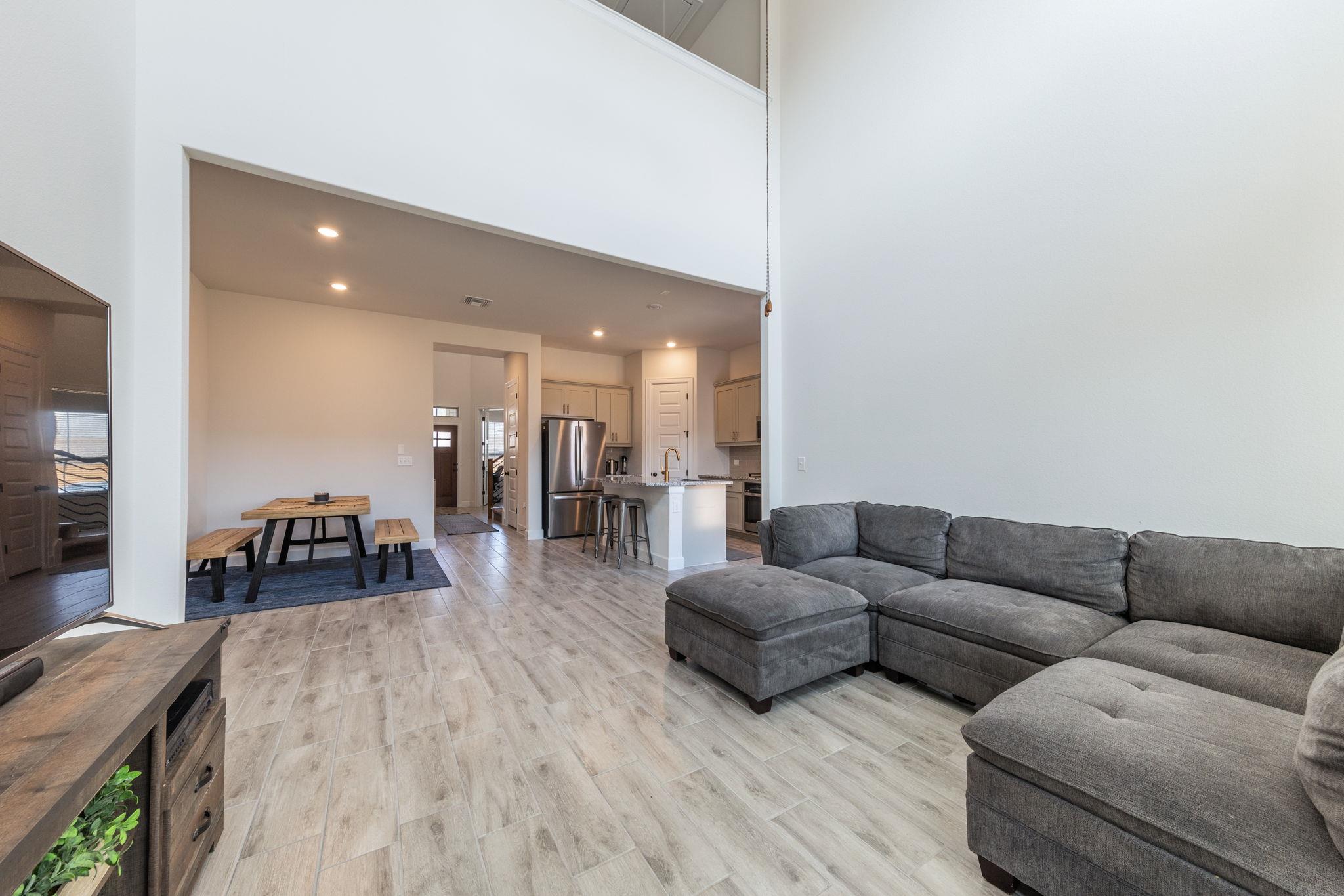 2812 Sebring CIR