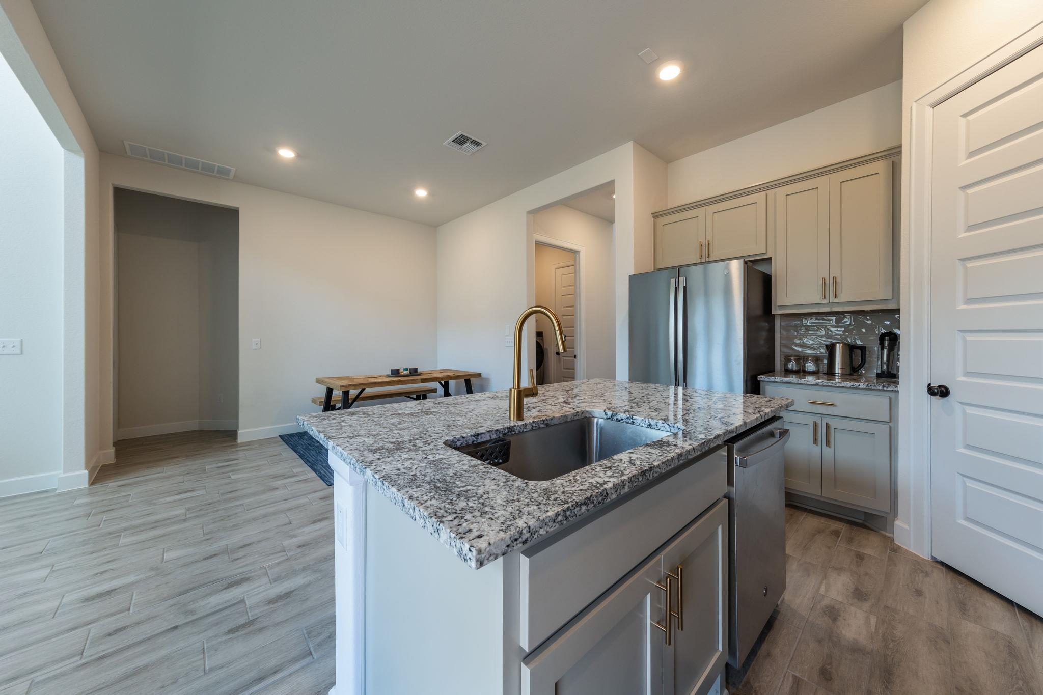 2812 Sebring CIR