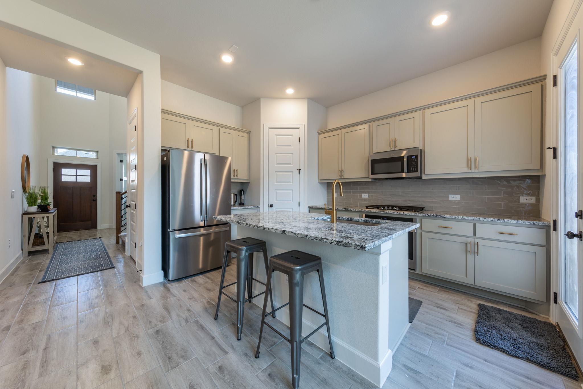 2812 Sebring CIR