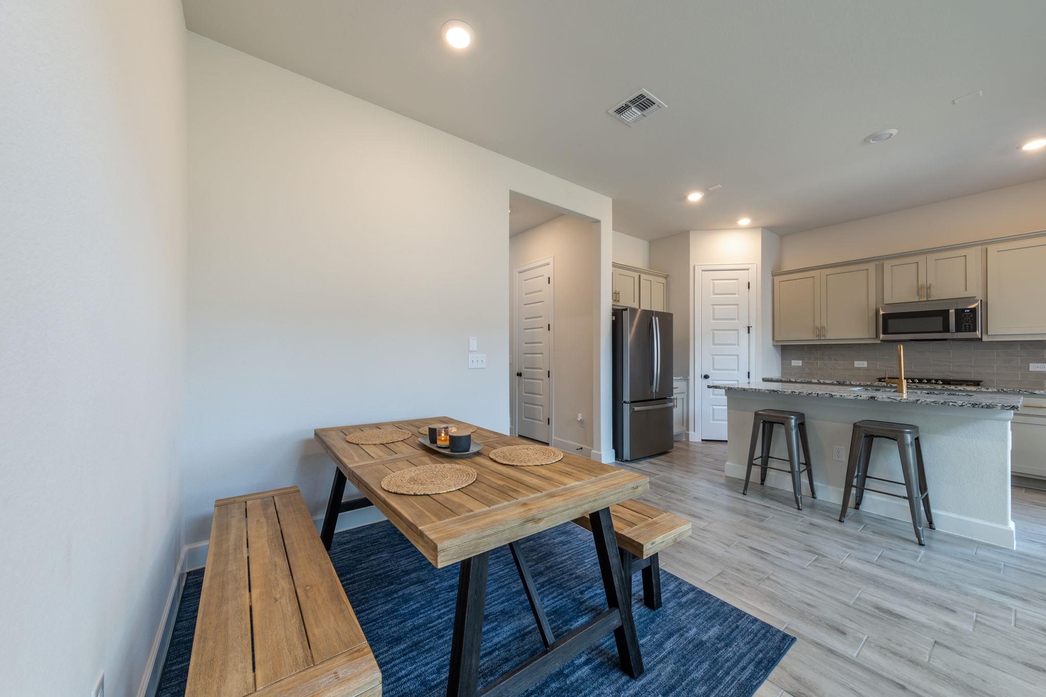 2812 Sebring CIR