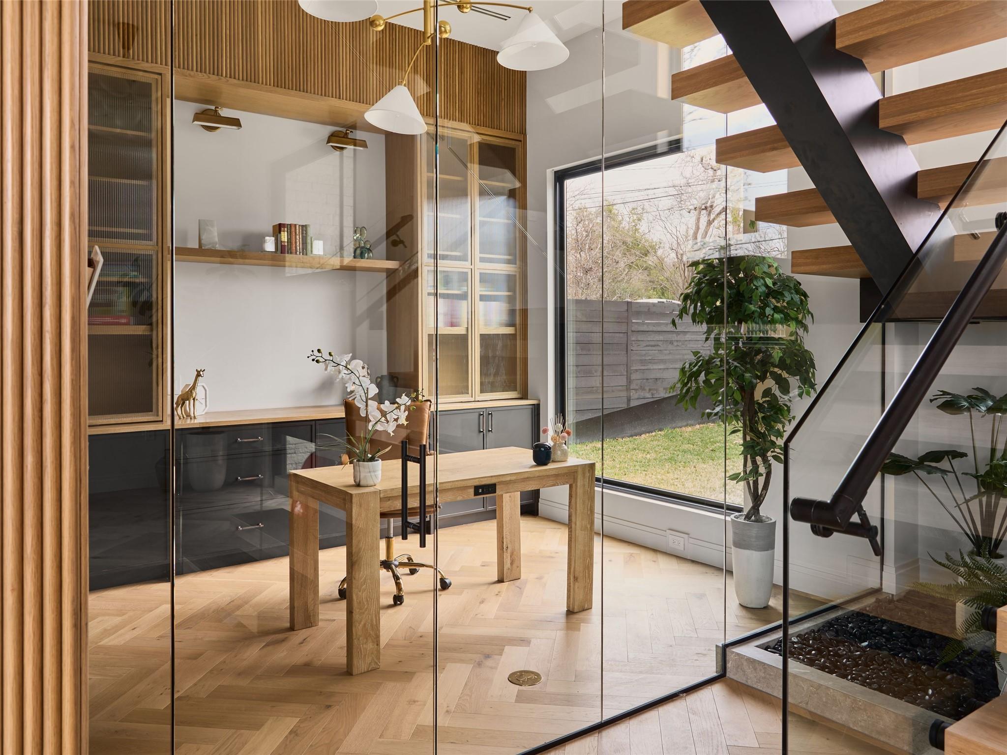 1604 Taylor Gaines ST