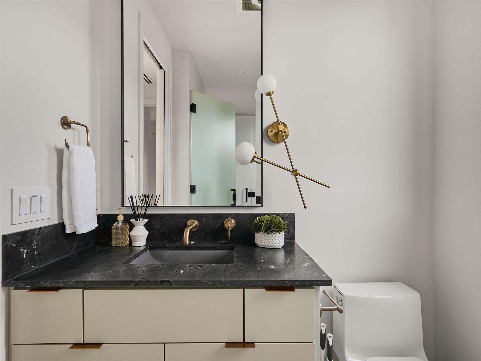 1604 Taylor Gaines ST