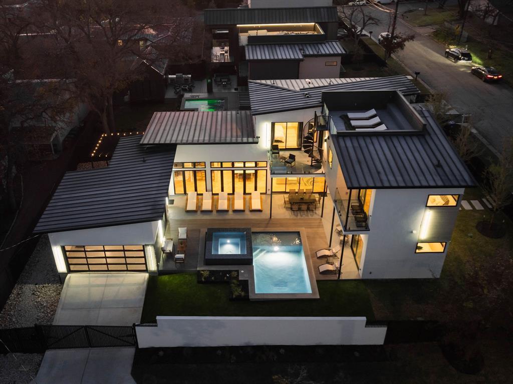 1604 Taylor Gaines ST