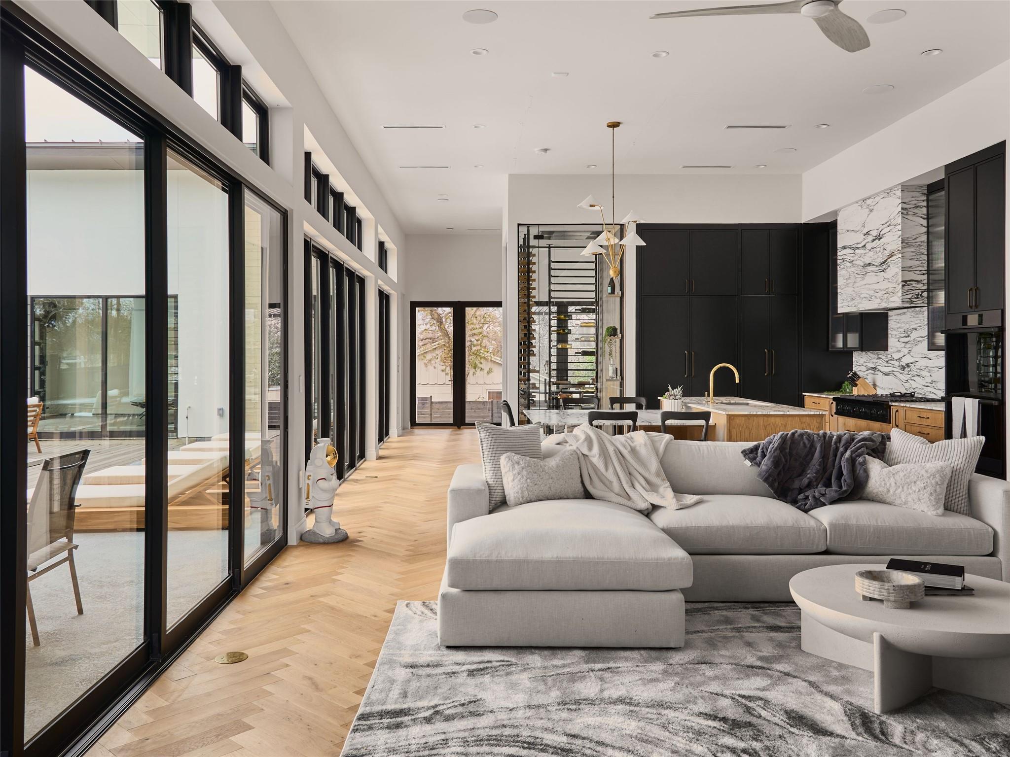 1604 Taylor Gaines ST