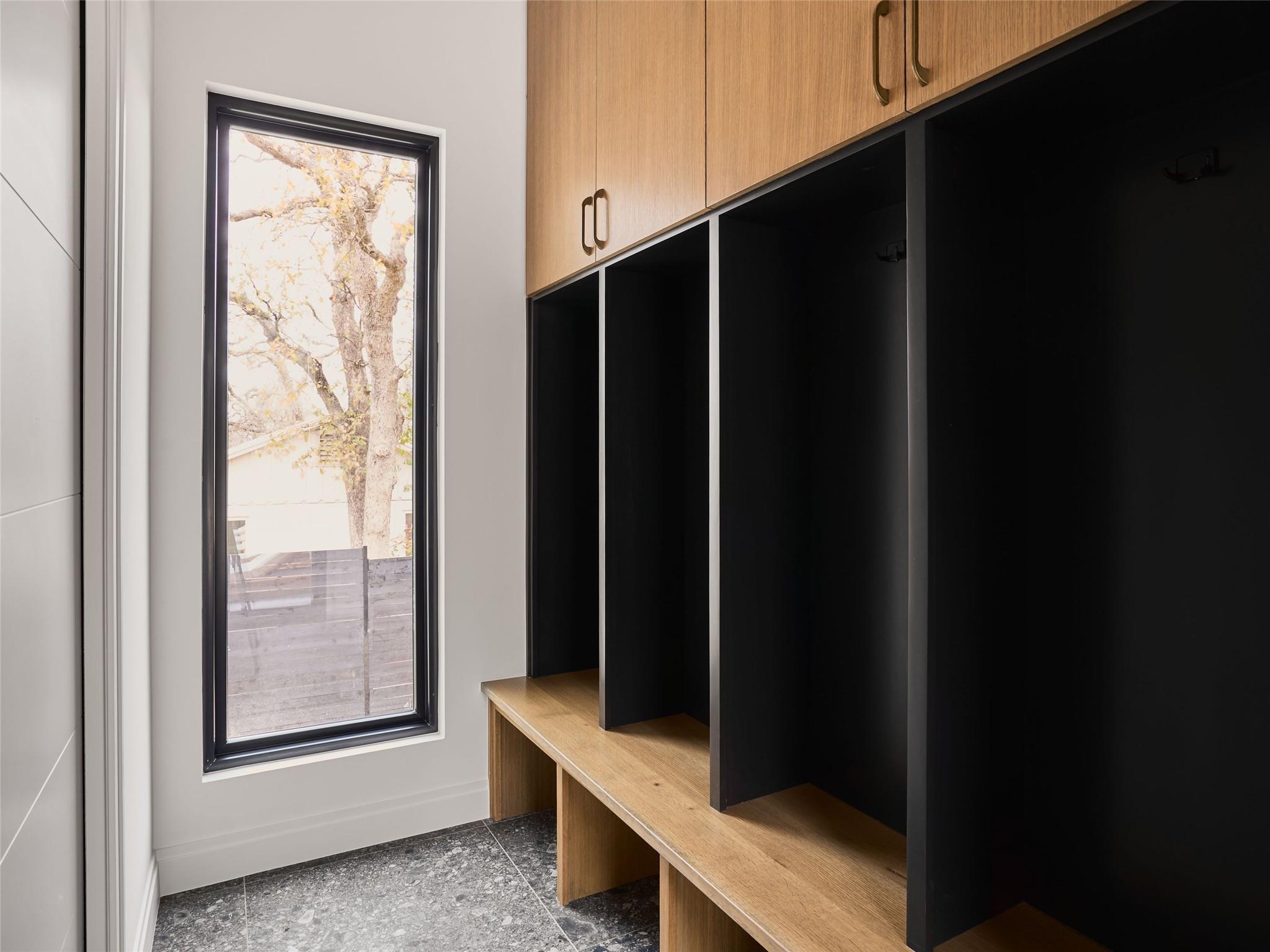 1604 Taylor Gaines ST