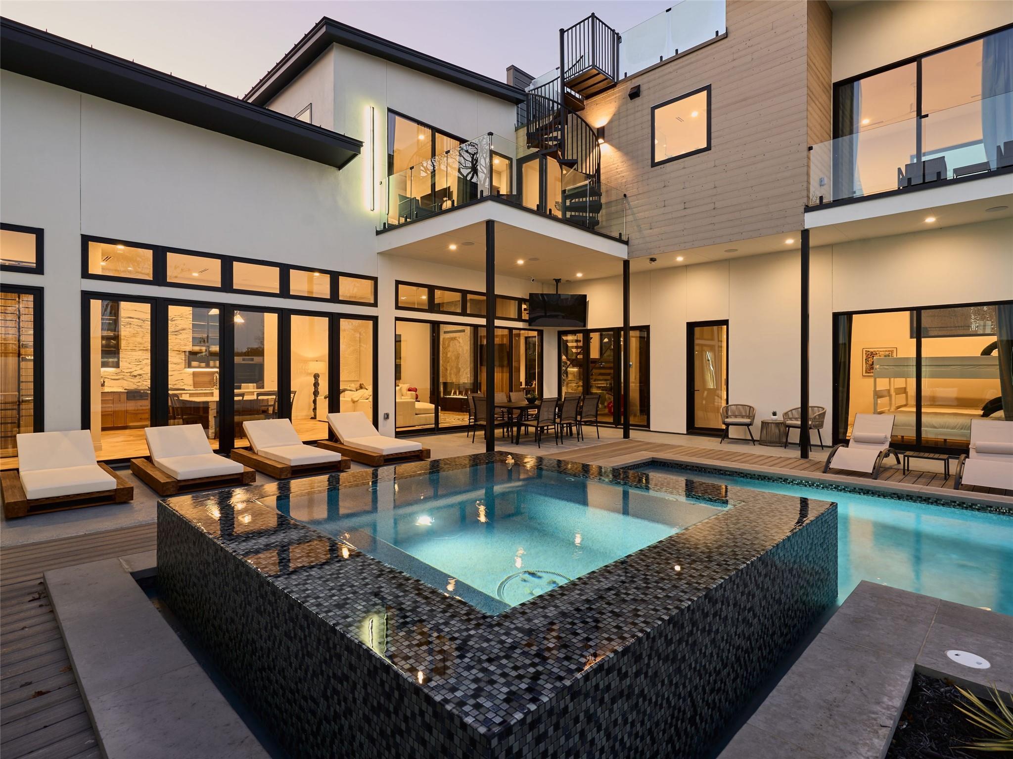 1604 Taylor Gaines ST