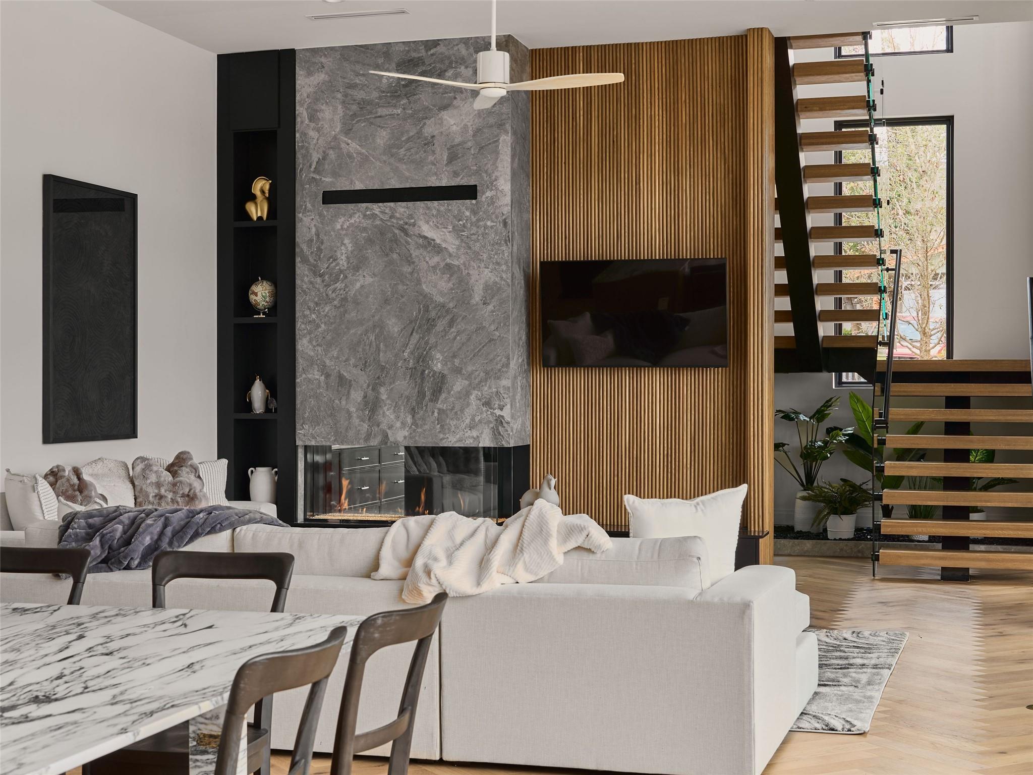 1604 Taylor Gaines ST