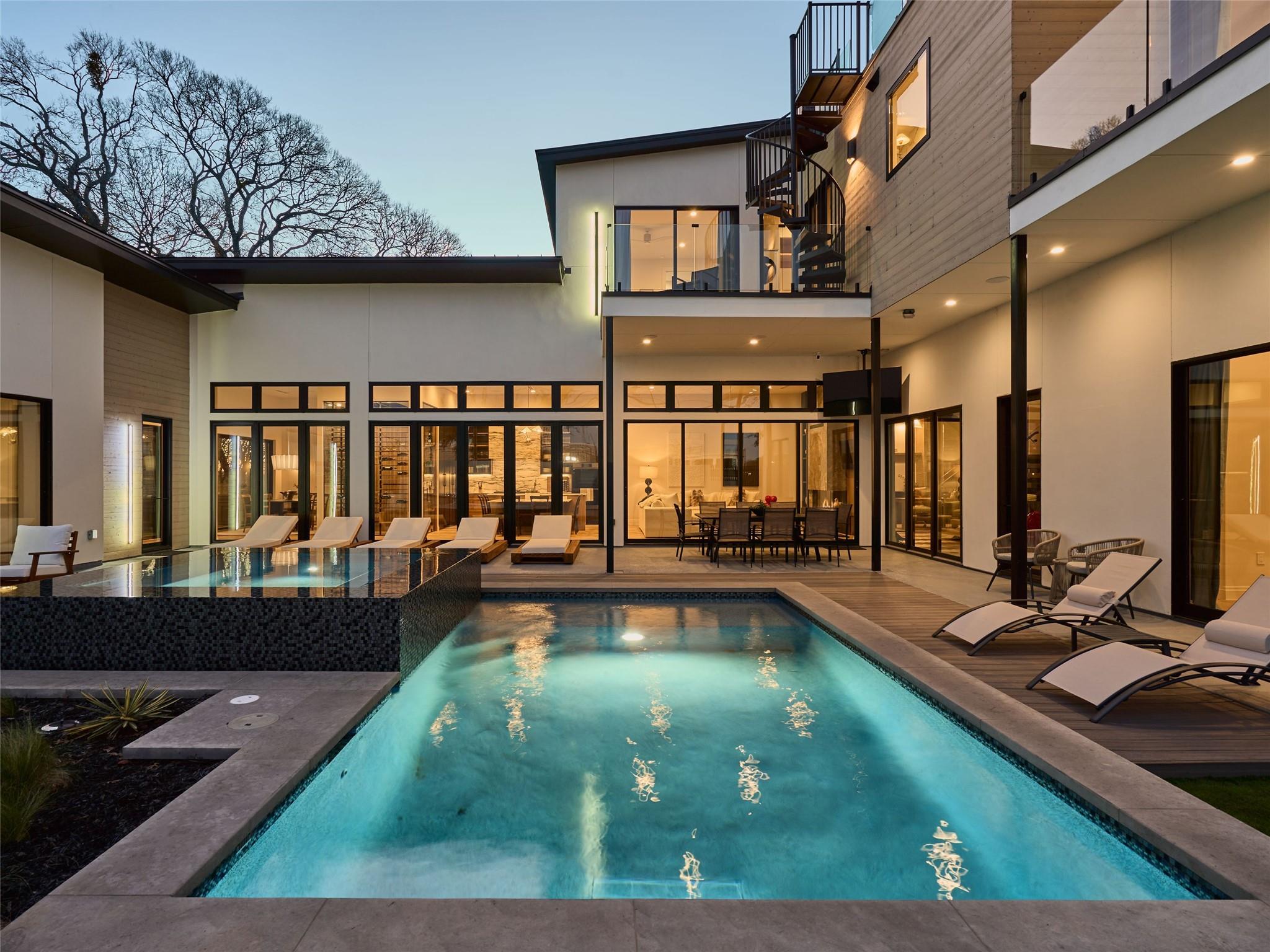 1604 Taylor Gaines ST