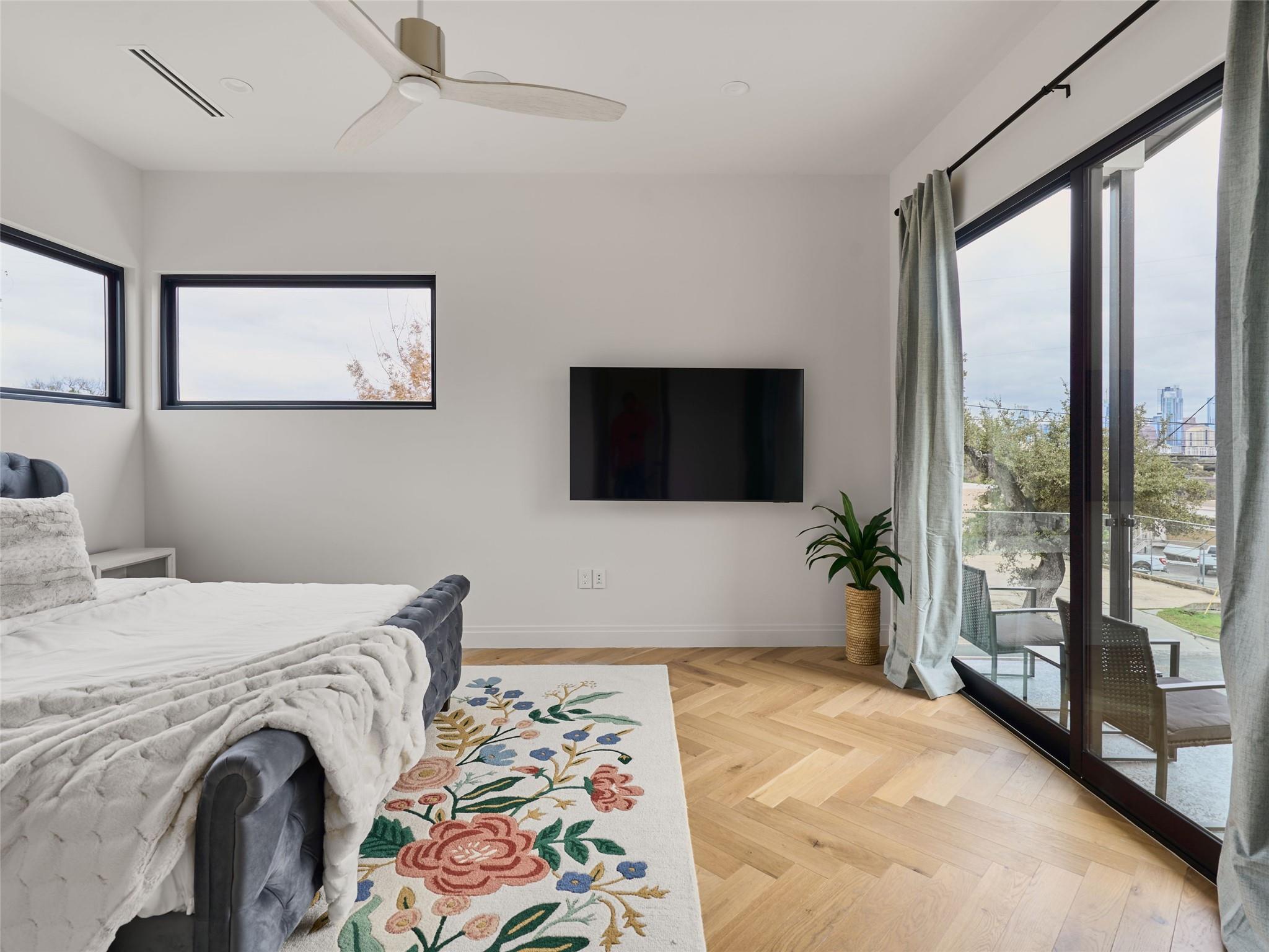 1604 Taylor Gaines ST