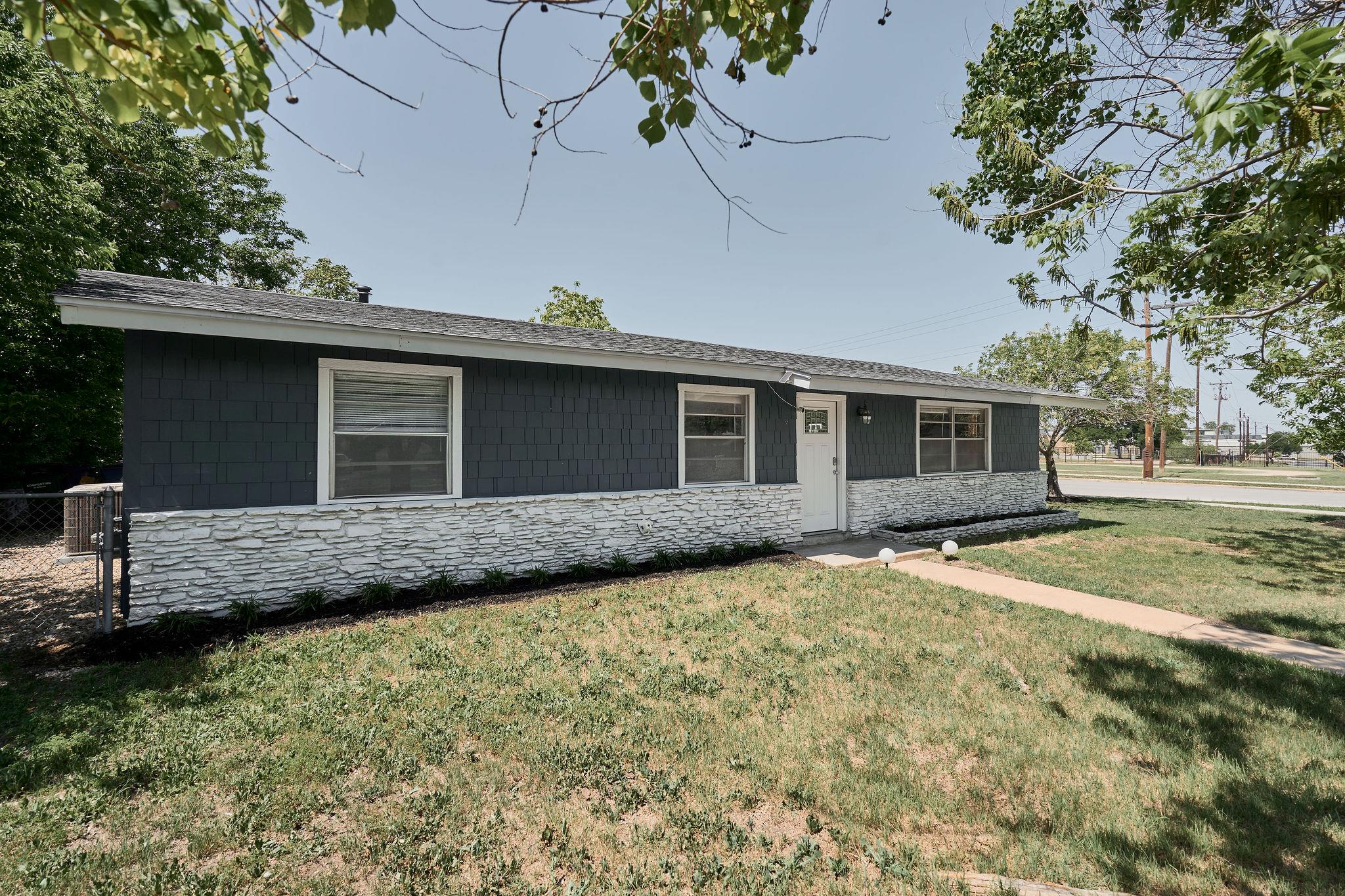 7706 Delafield LN