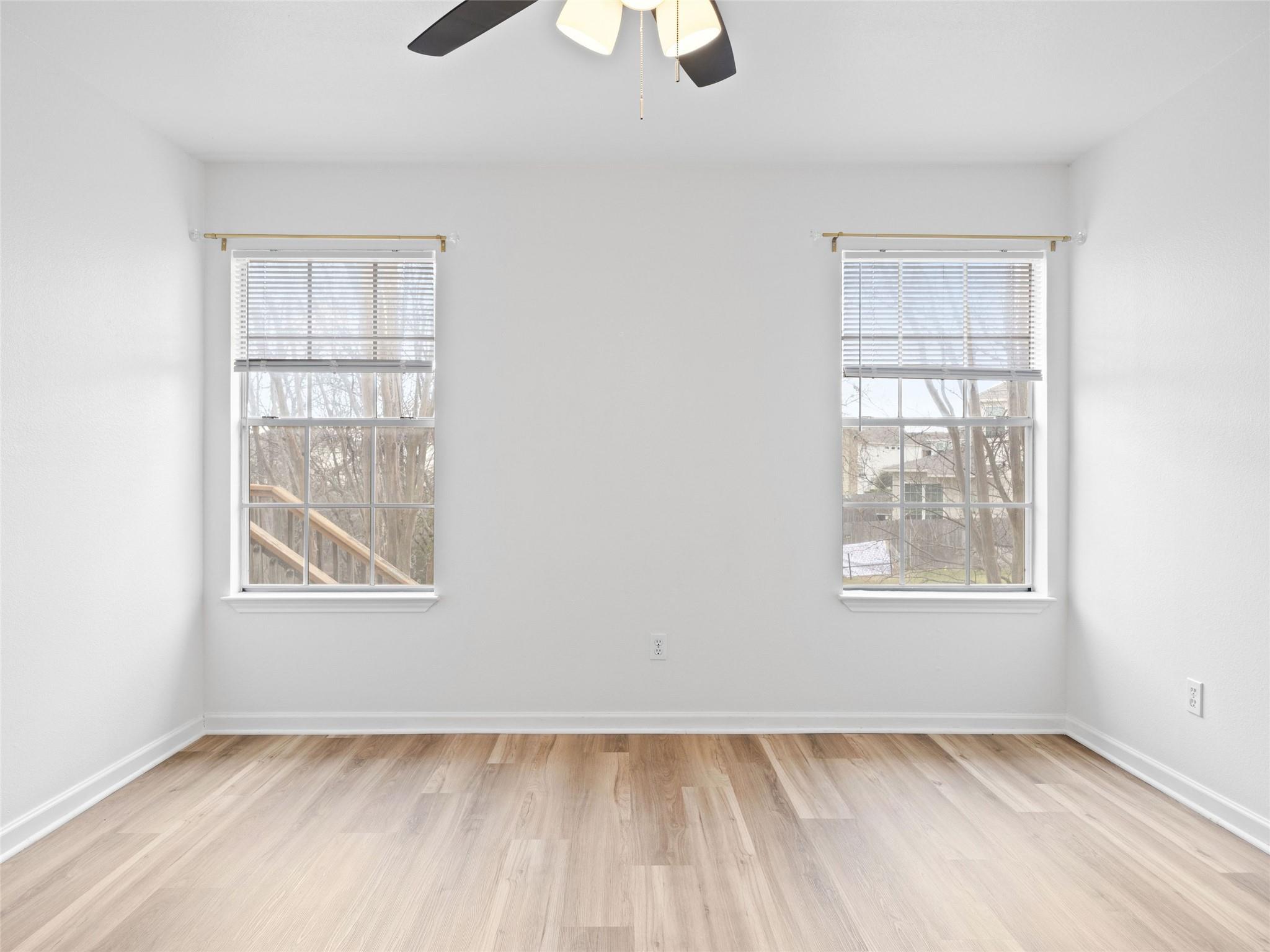 2908 Whisper Oaks Ln