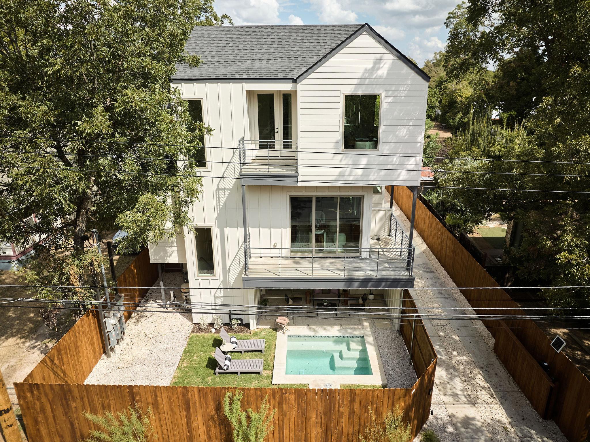 3208 Govalle Ave # 2