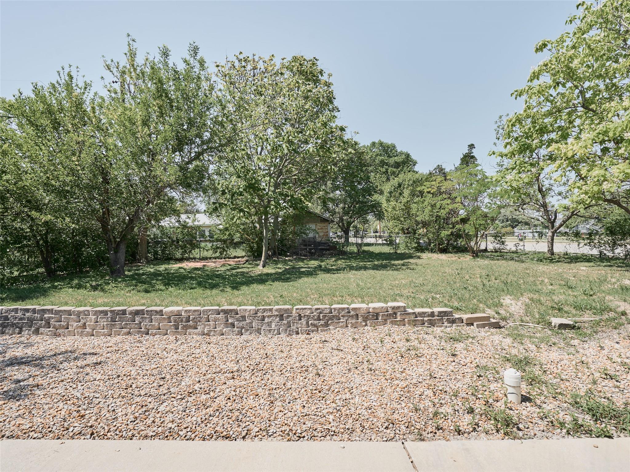 7706 Delafield LN