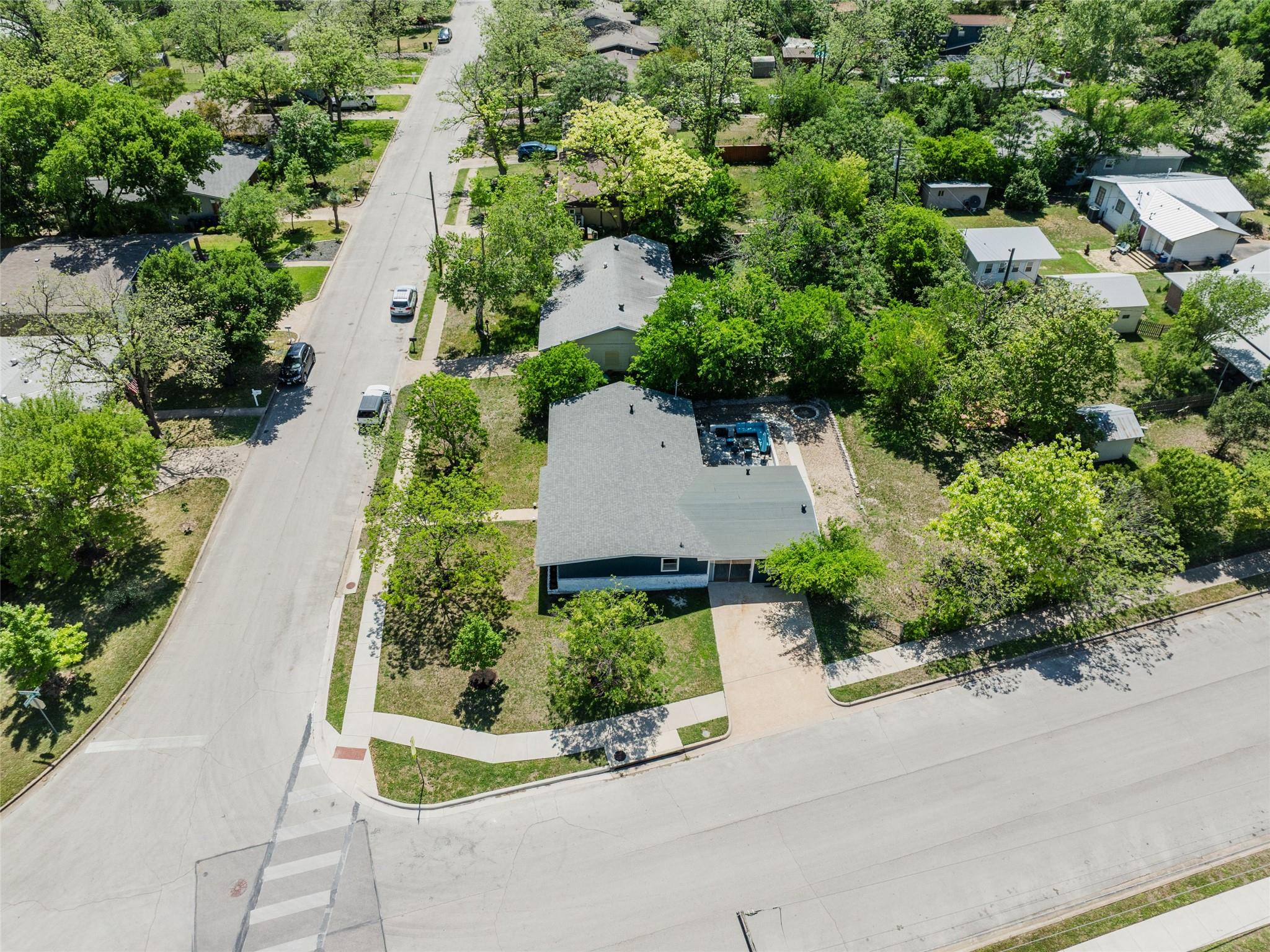 7706 Delafield LN