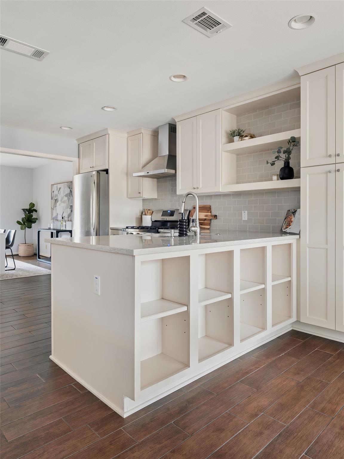 7601 Parkview CIR