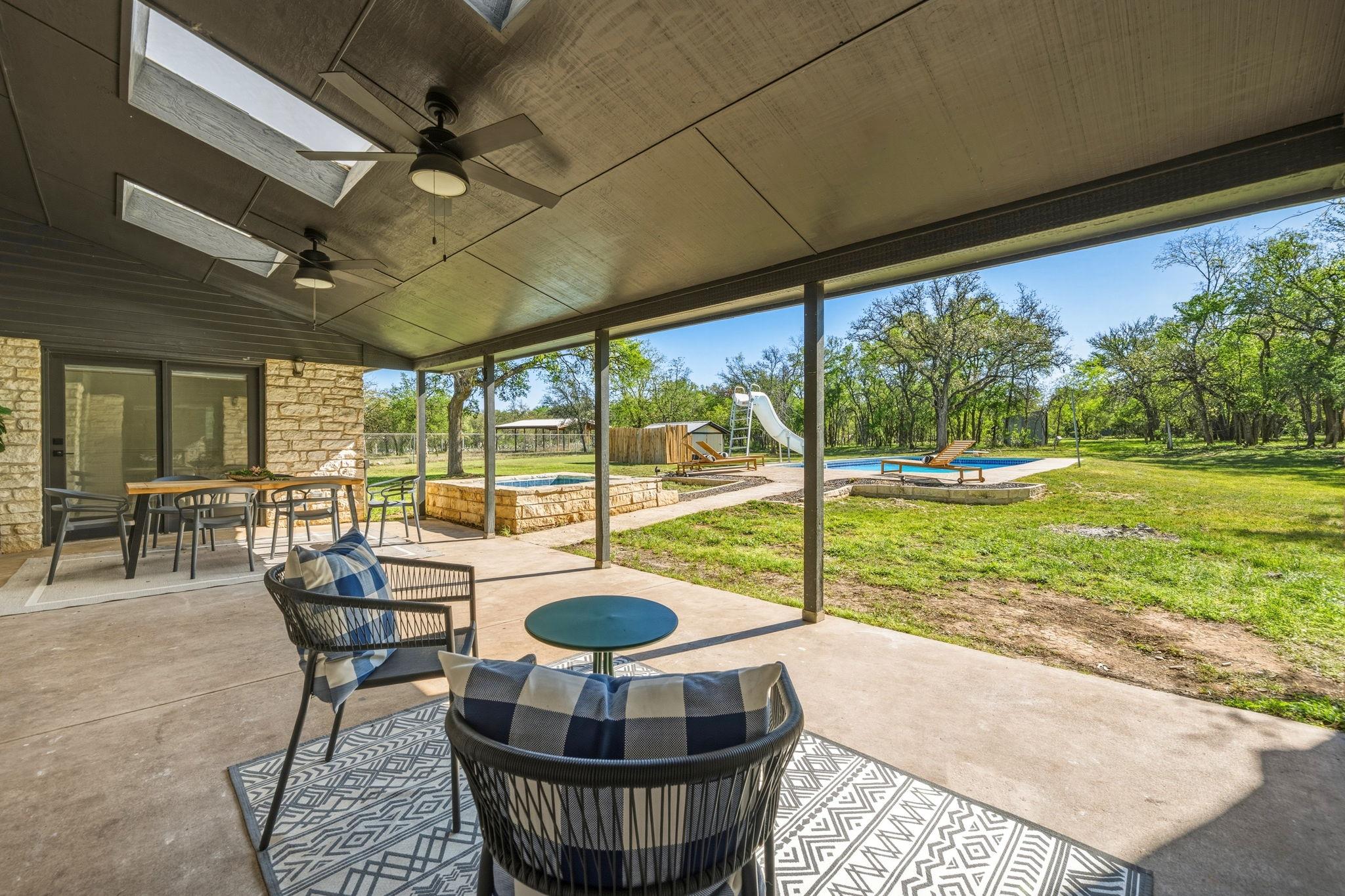 28 Country Oaks DR