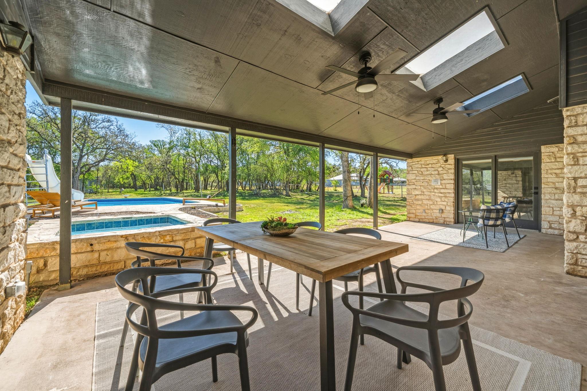 28 Country Oaks DR