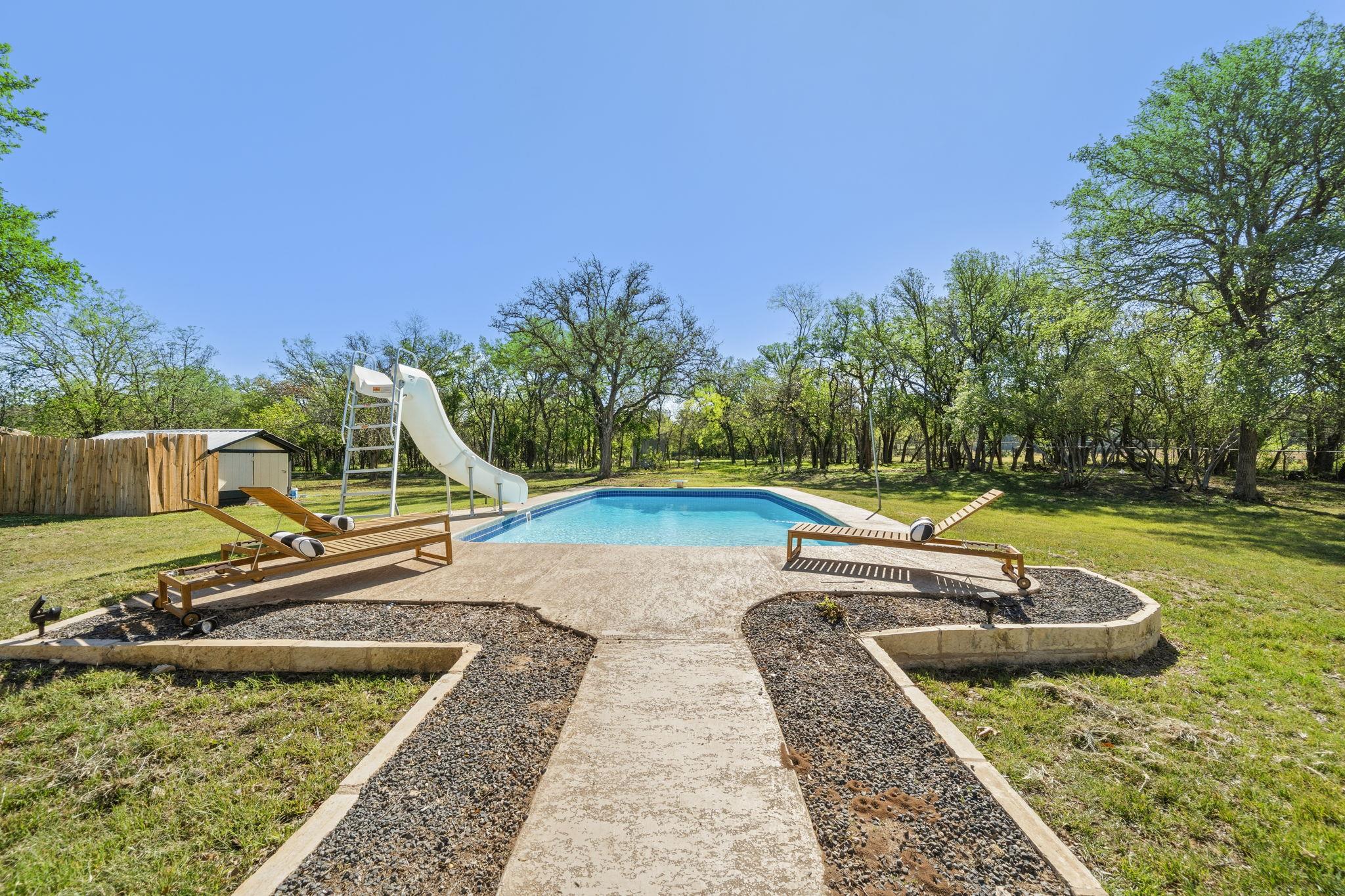 28 Country Oaks DR