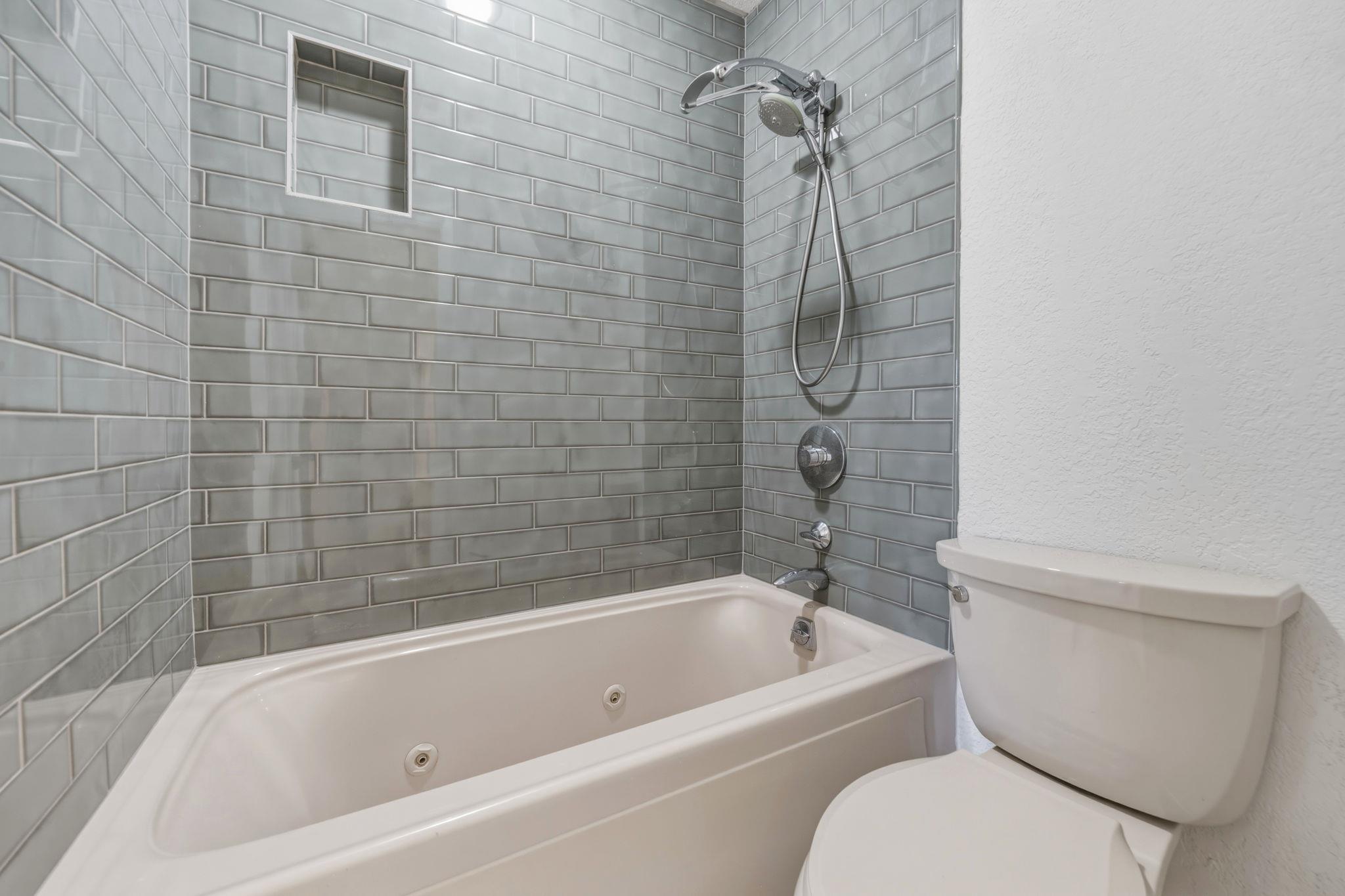 28 Country Oaks DR