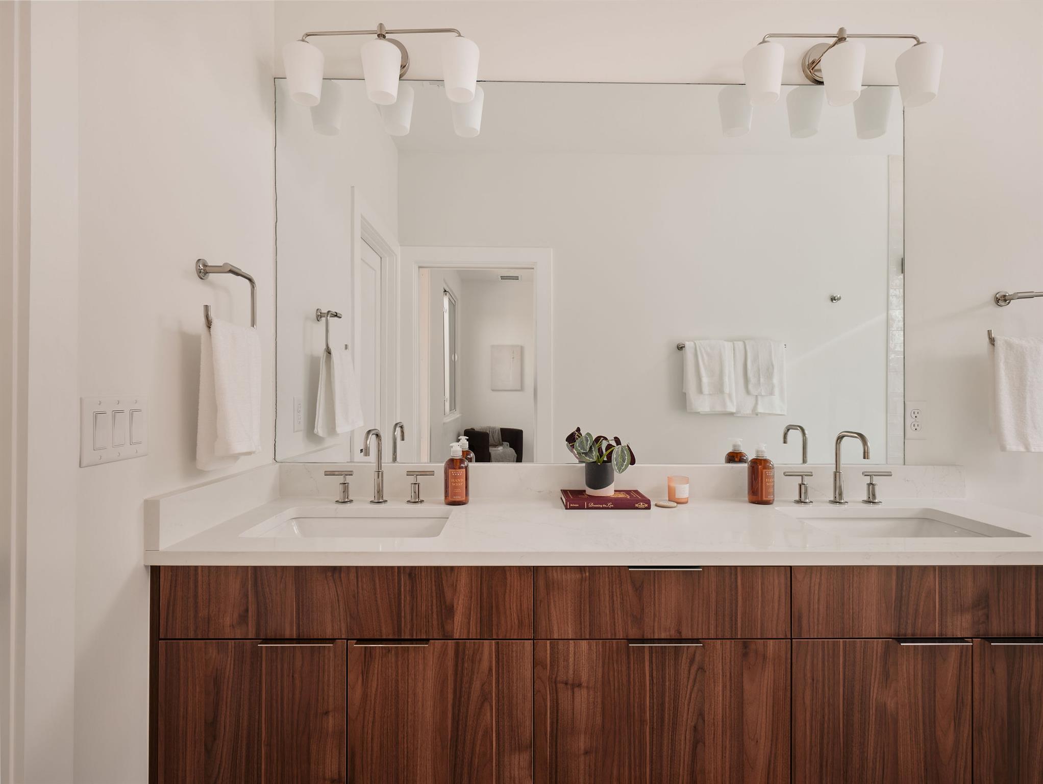 1215 Fort Branch BLVD # 2, Austin Unit: 2