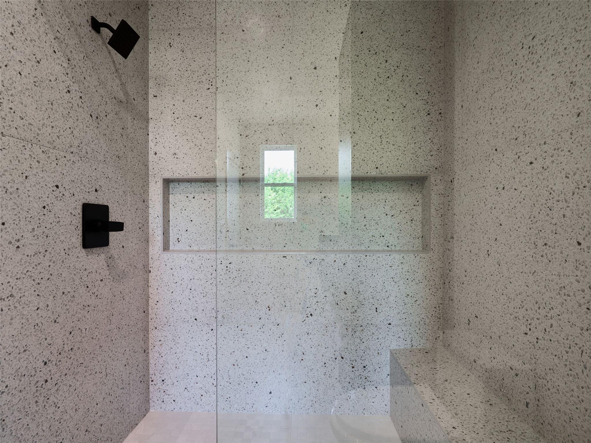 412 Hackberry LN # 2