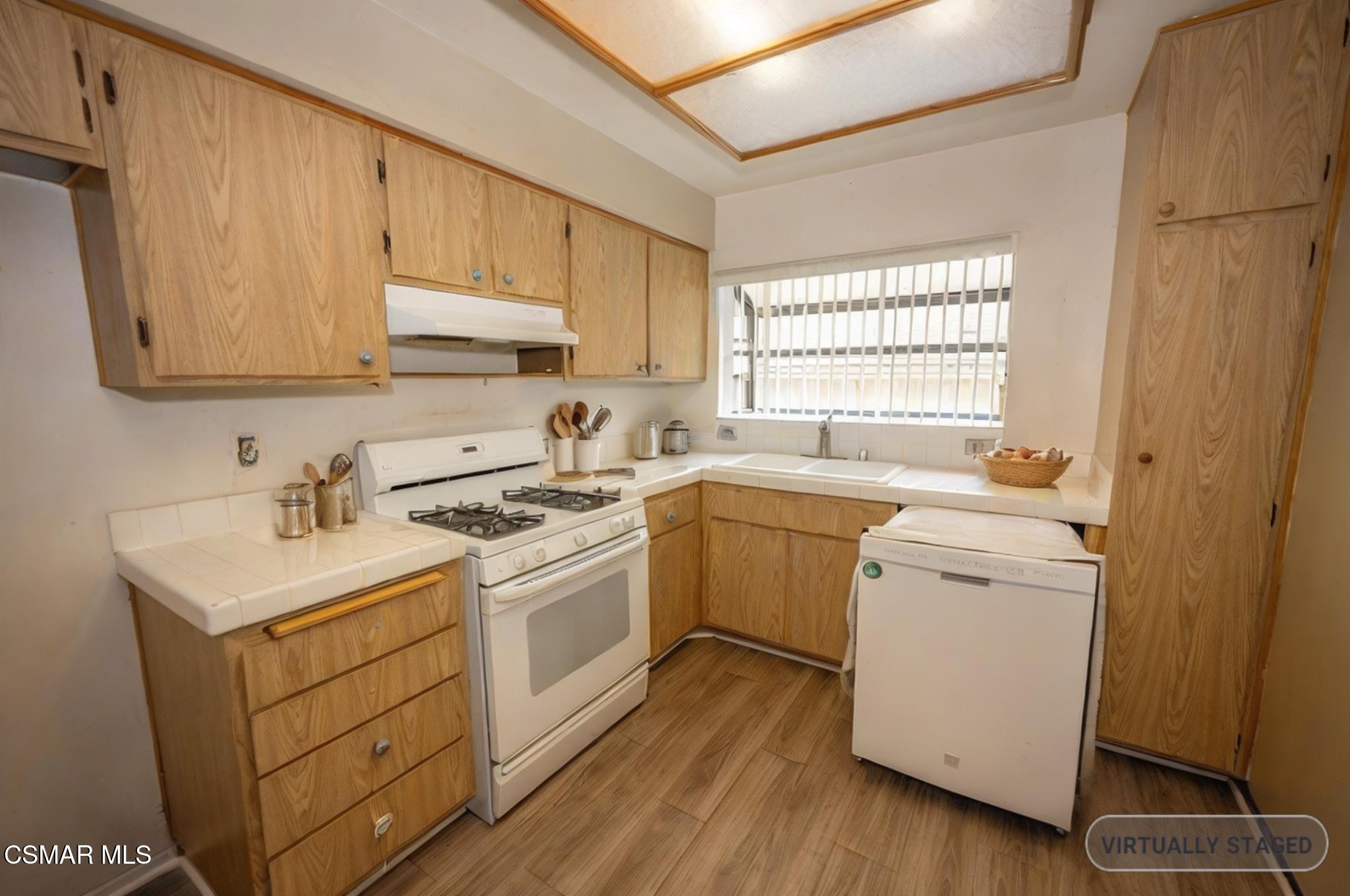 771 Seneca Street, D60