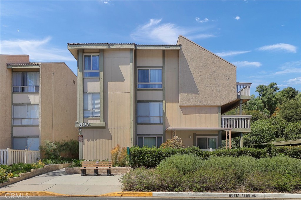 327 Chestnut Hill Court 23