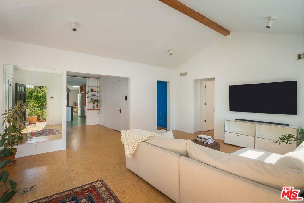 630 N Alta Vista Boulevard