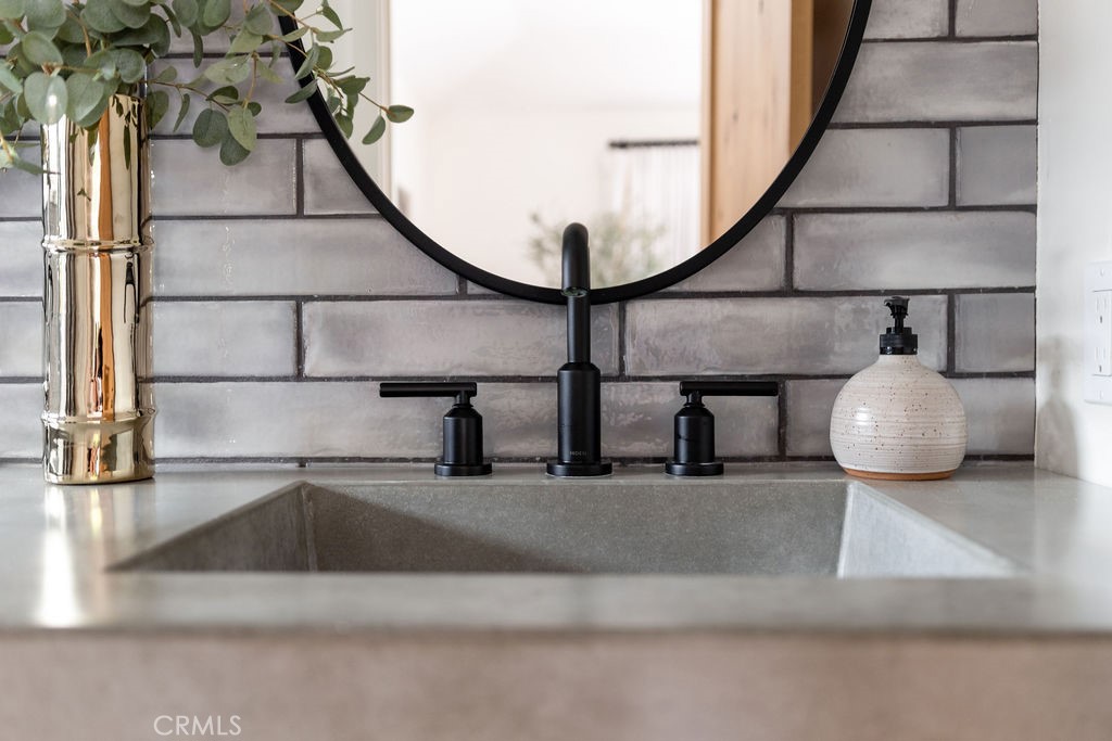 680 Temple Hills Drive