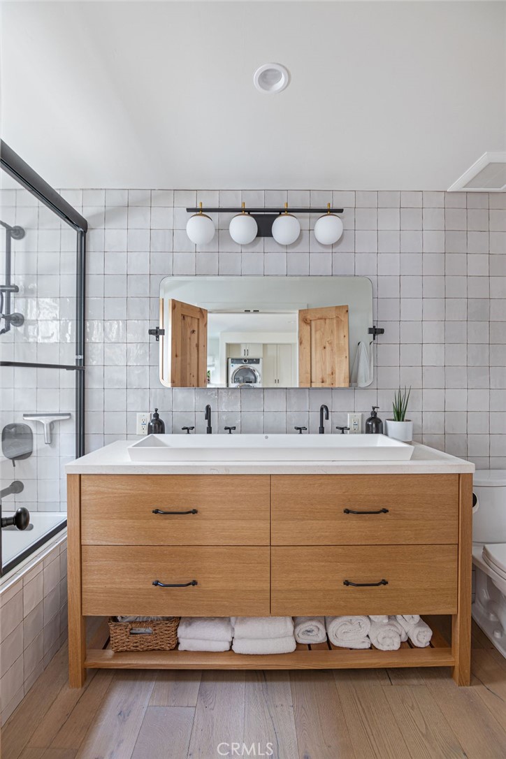 680 Temple Hills Drive